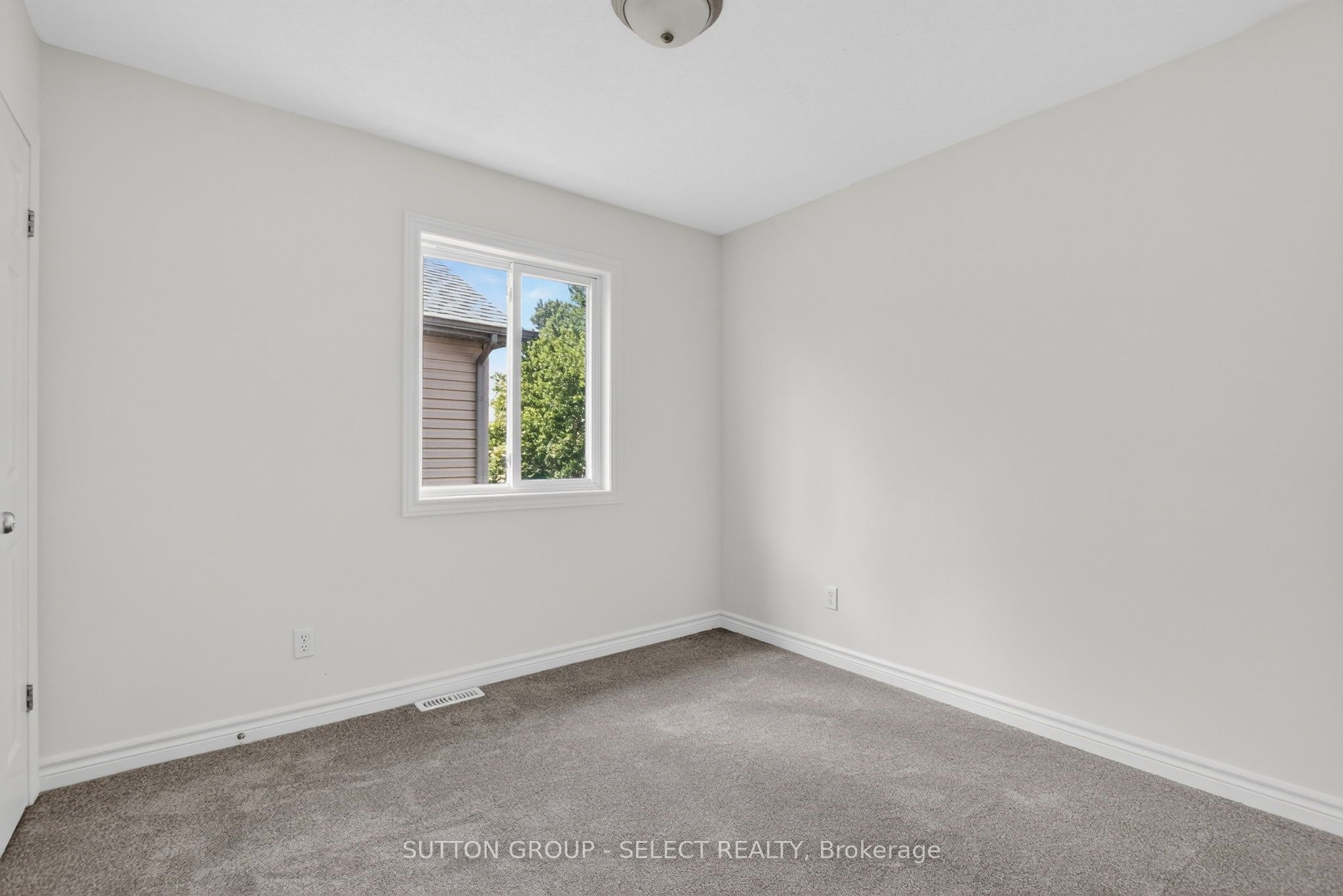 1893 Stackhouse Crescent Property Photo 21