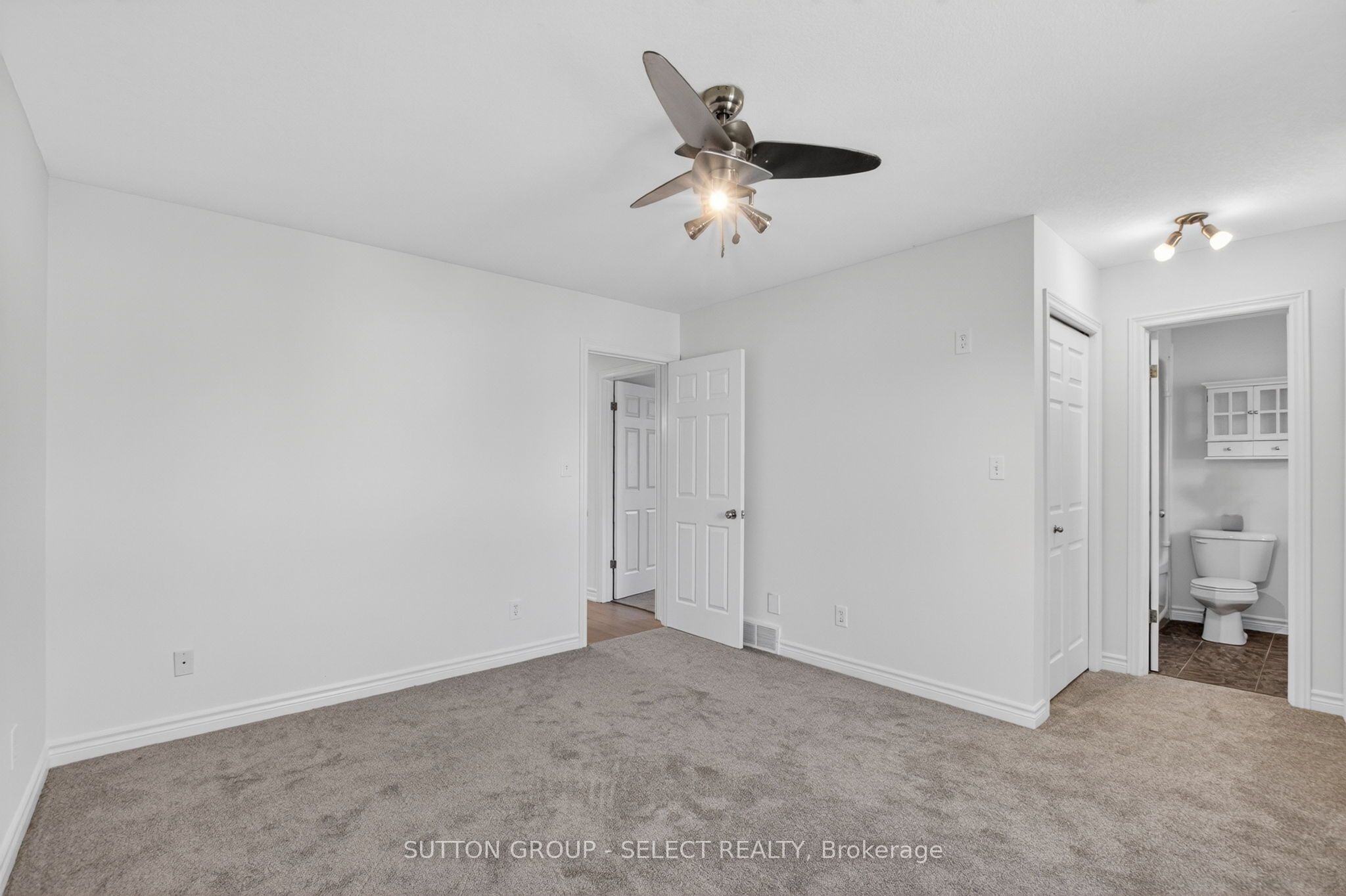 1893 Stackhouse Crescent Property Photo 27