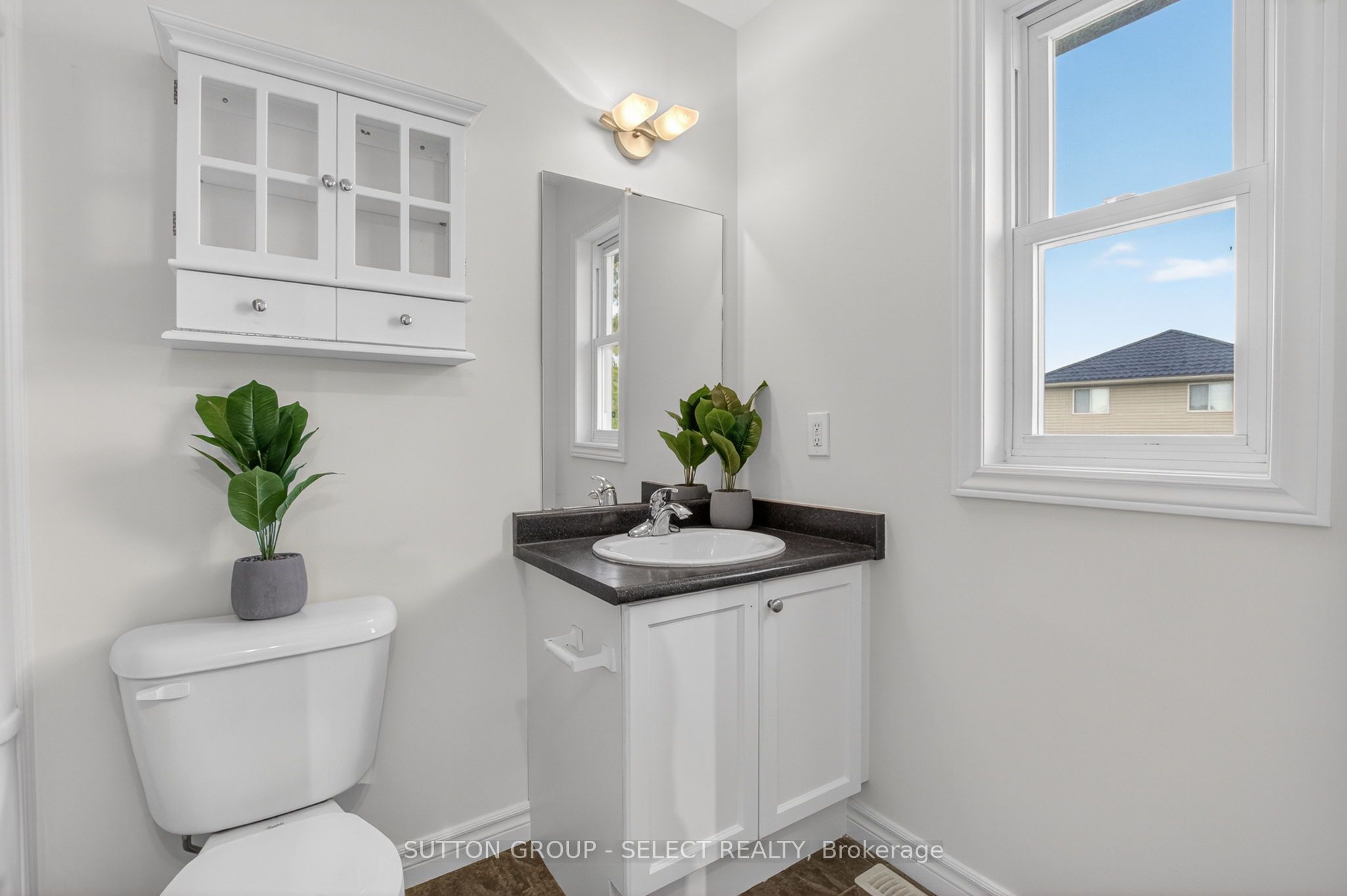 1893 Stackhouse Crescent Property Photo 28