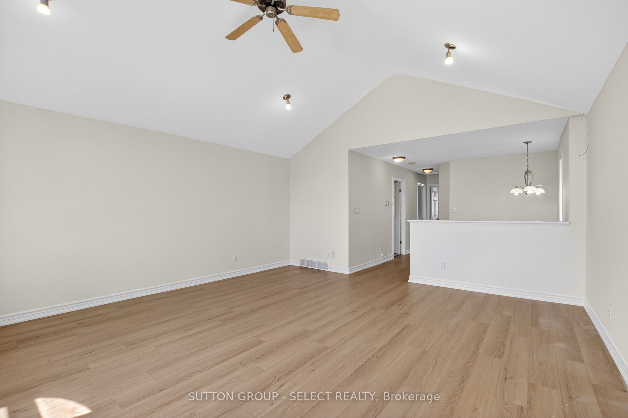 1893 Stackhouse Crescent Property Photo 32