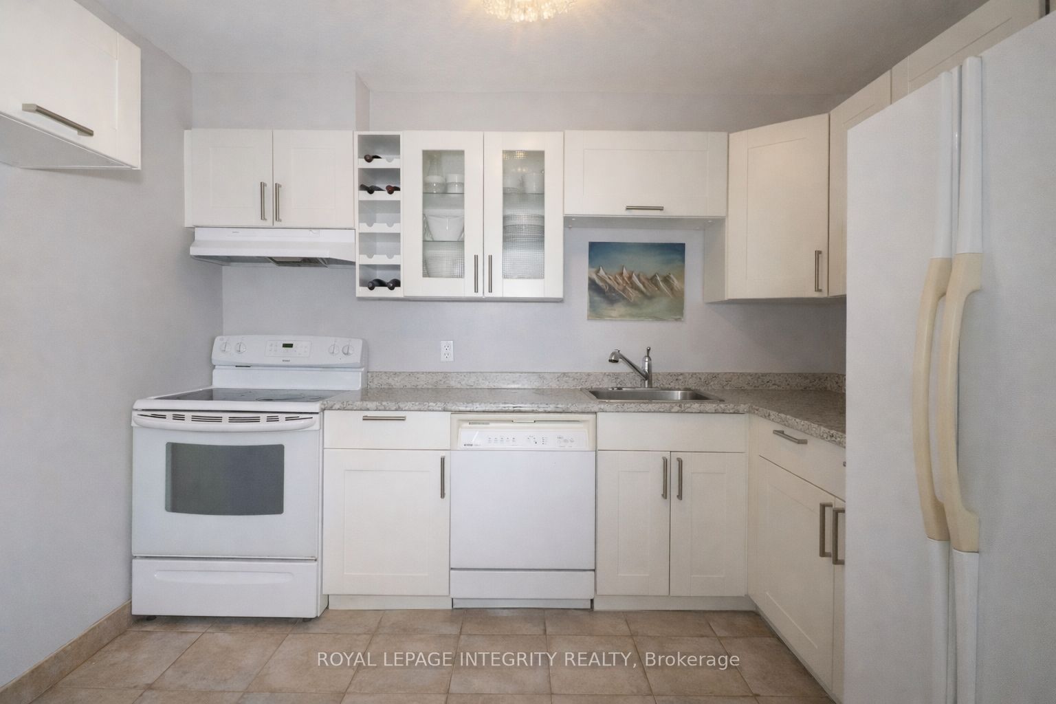 900 Dynes Road N 2505 Property Photo 11
