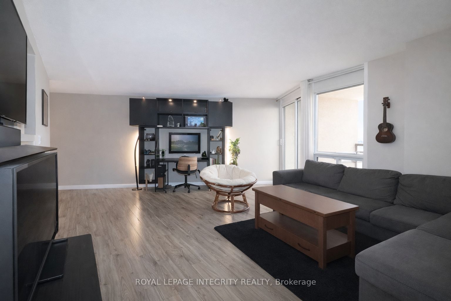 900 Dynes Road N 2505 Property Photo 16