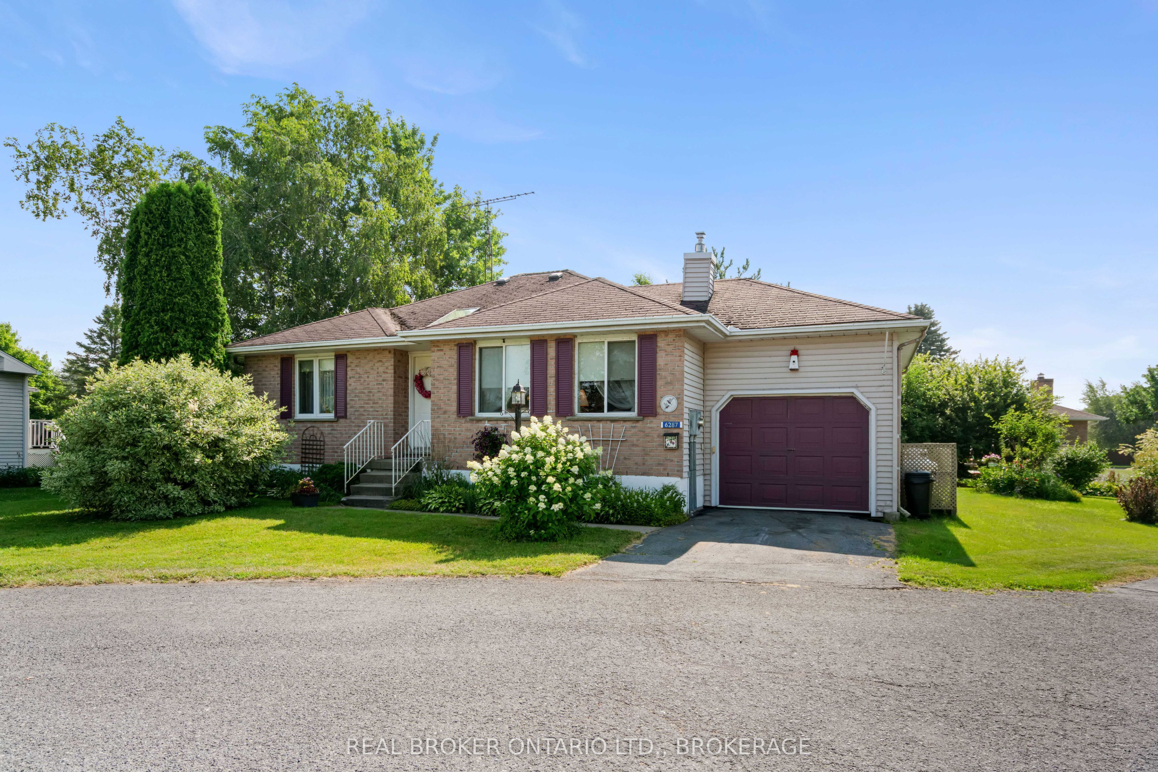 6287 Graham Court Property Photo 1