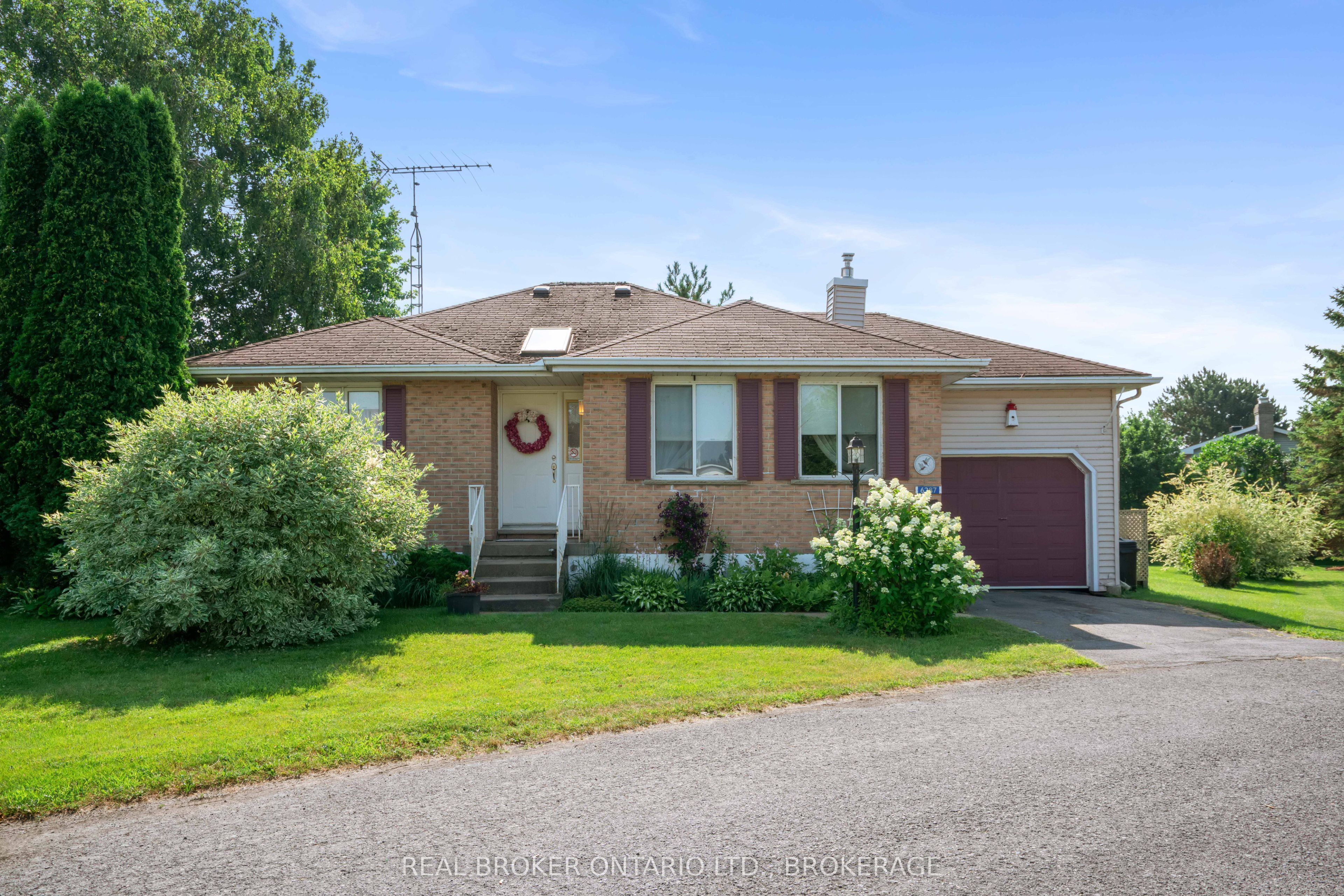 6287 Graham Court Property Photo 2