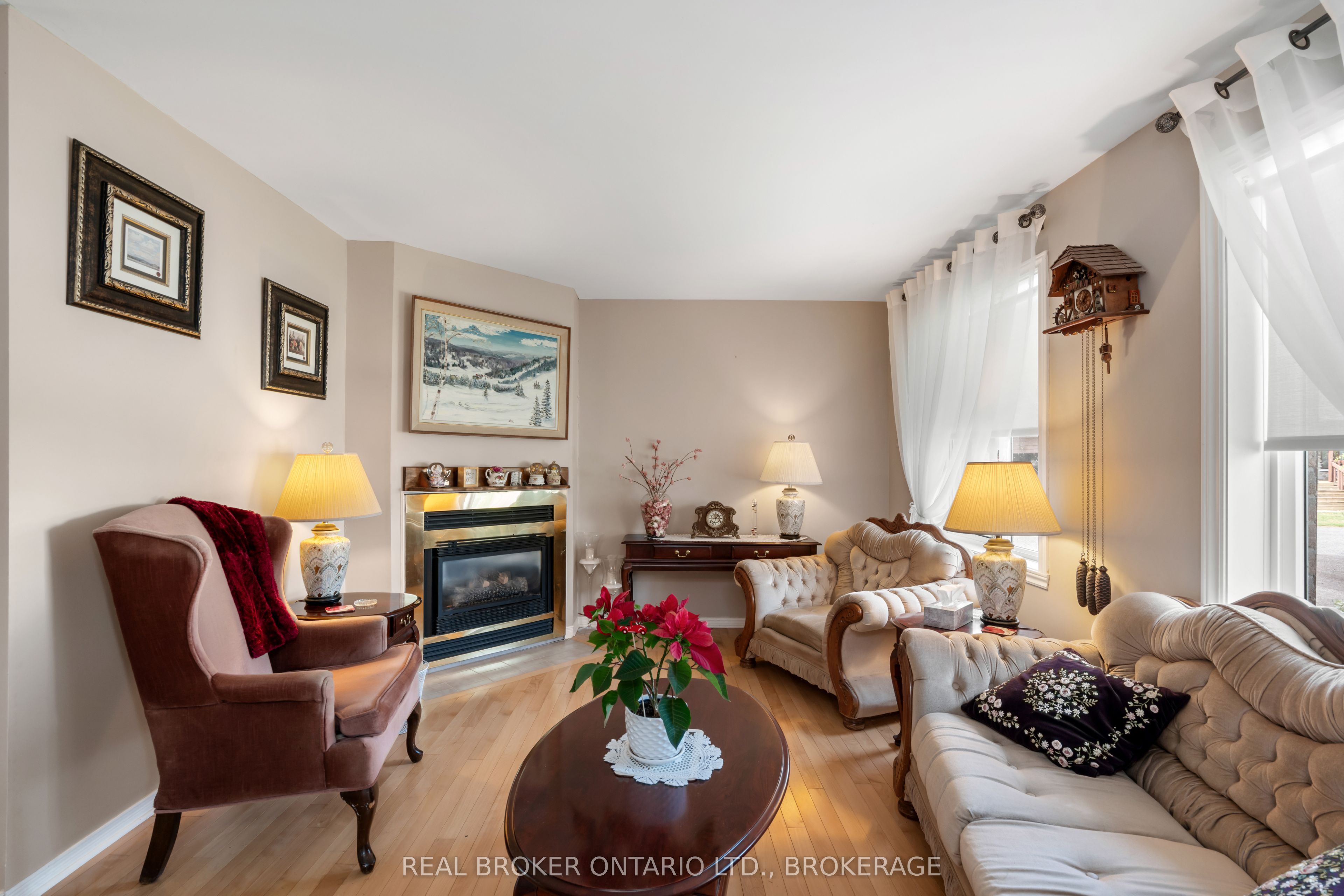 6287 Graham Court Property Photo 4