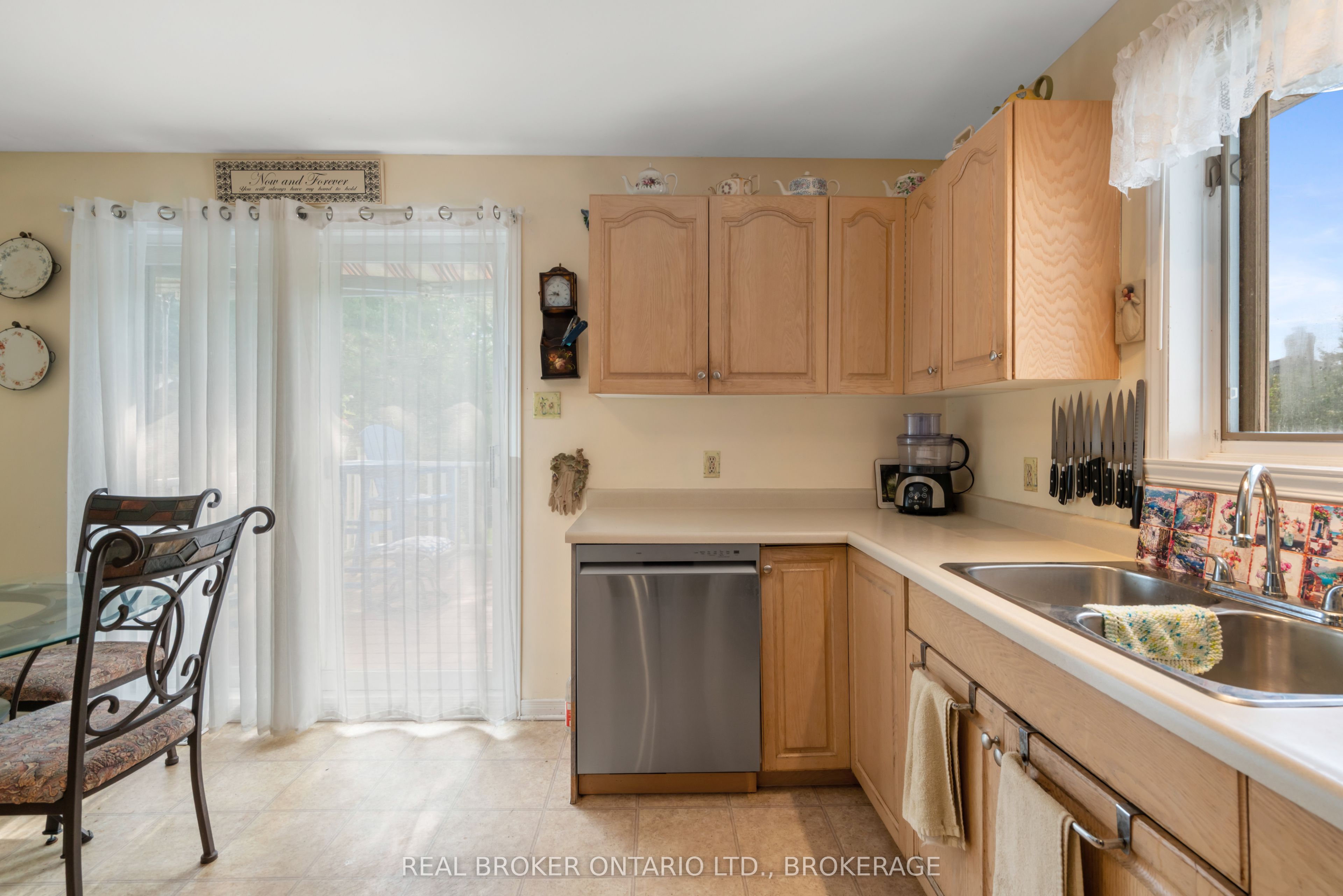 6287 Graham Court Property Photo 13