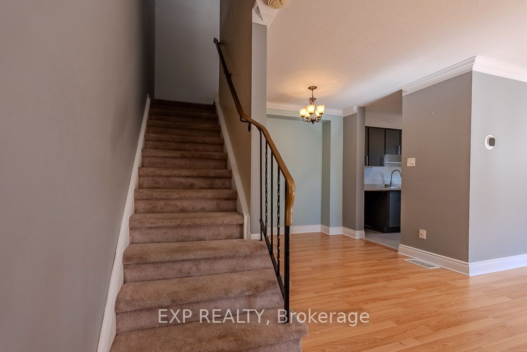 37 Forester Crescent #c Property Photo 4