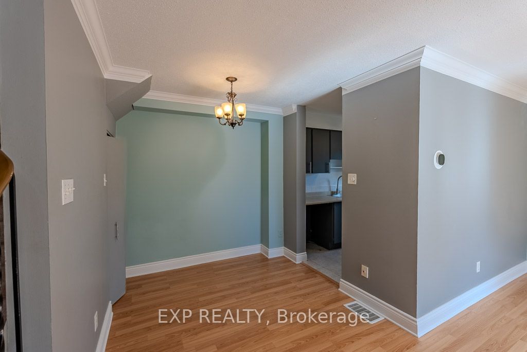 37 Forester Crescent #c Property Photo 5