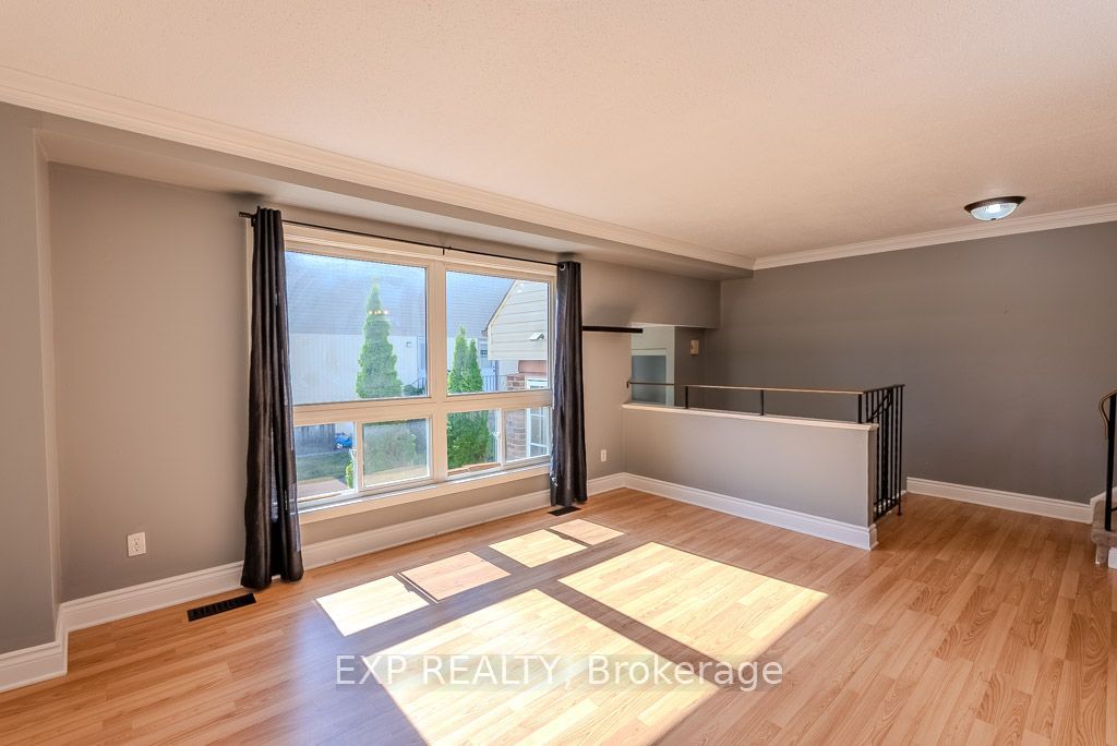 37 Forester Crescent #c Property Photo 6