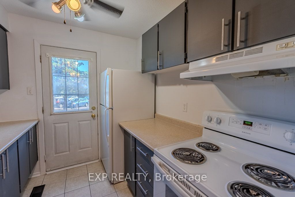37 Forester Crescent #c Property Photo 9