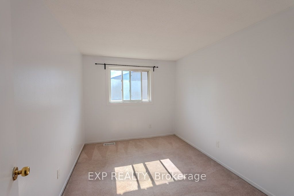 37 Forester Crescent #c Property Photo 17