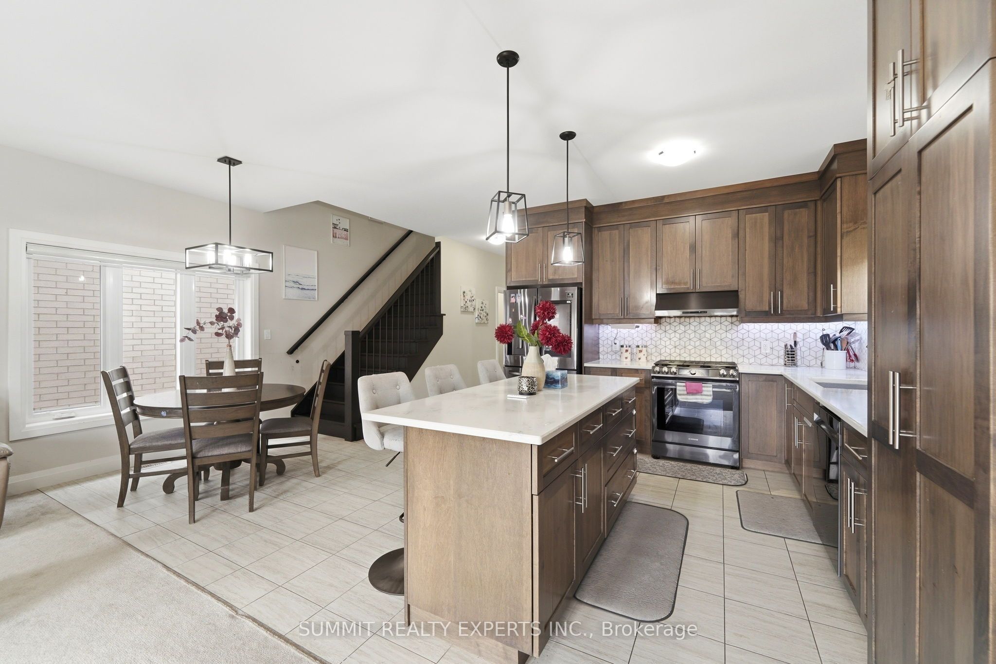 935 Chapel Hill Court Property Photo 8