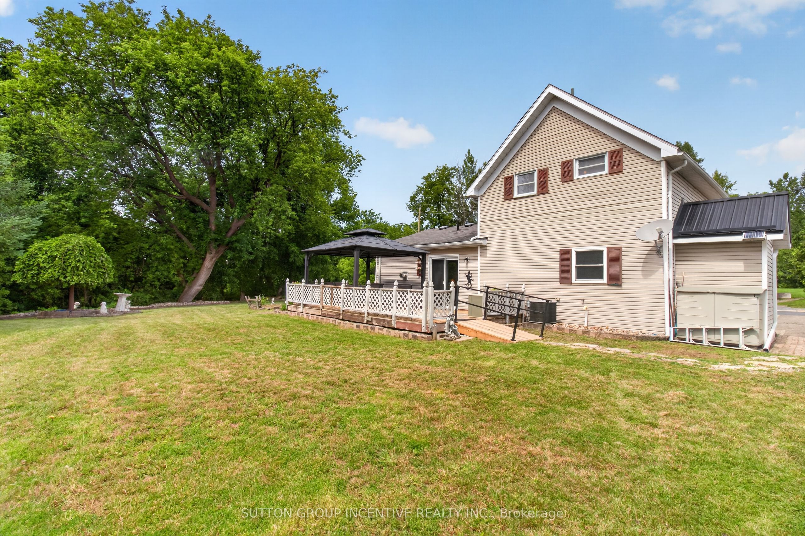 190 Bartholomew Street Property Photo 10