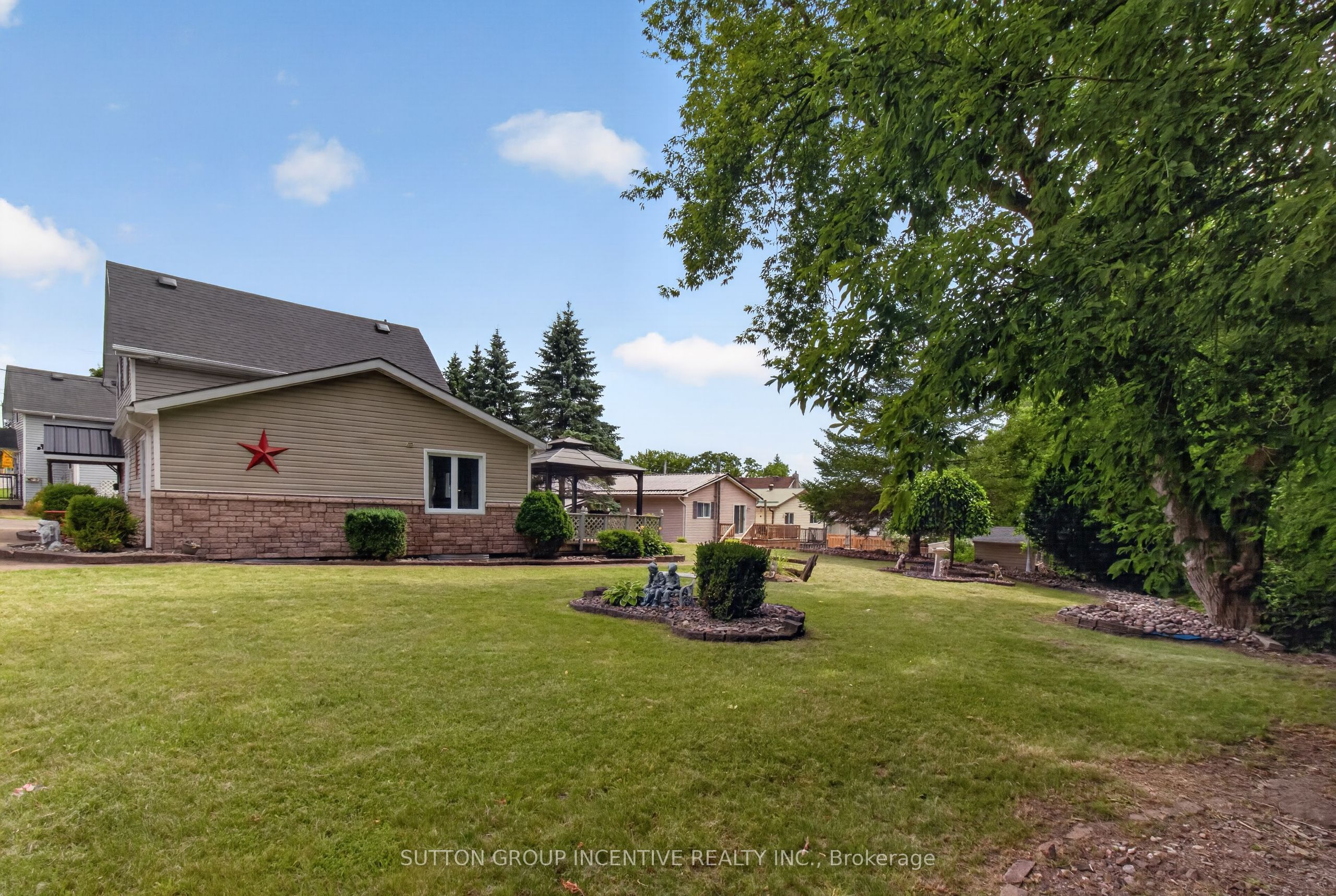 190 Bartholomew Street Property Photo 13