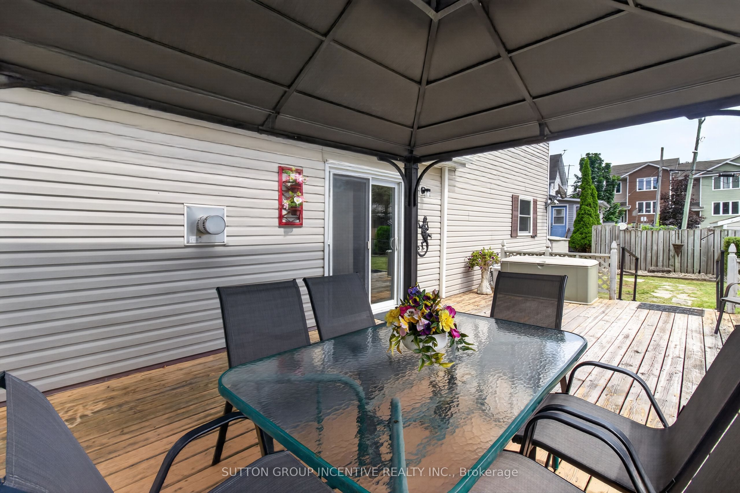 190 Bartholomew Street Property Photo 18