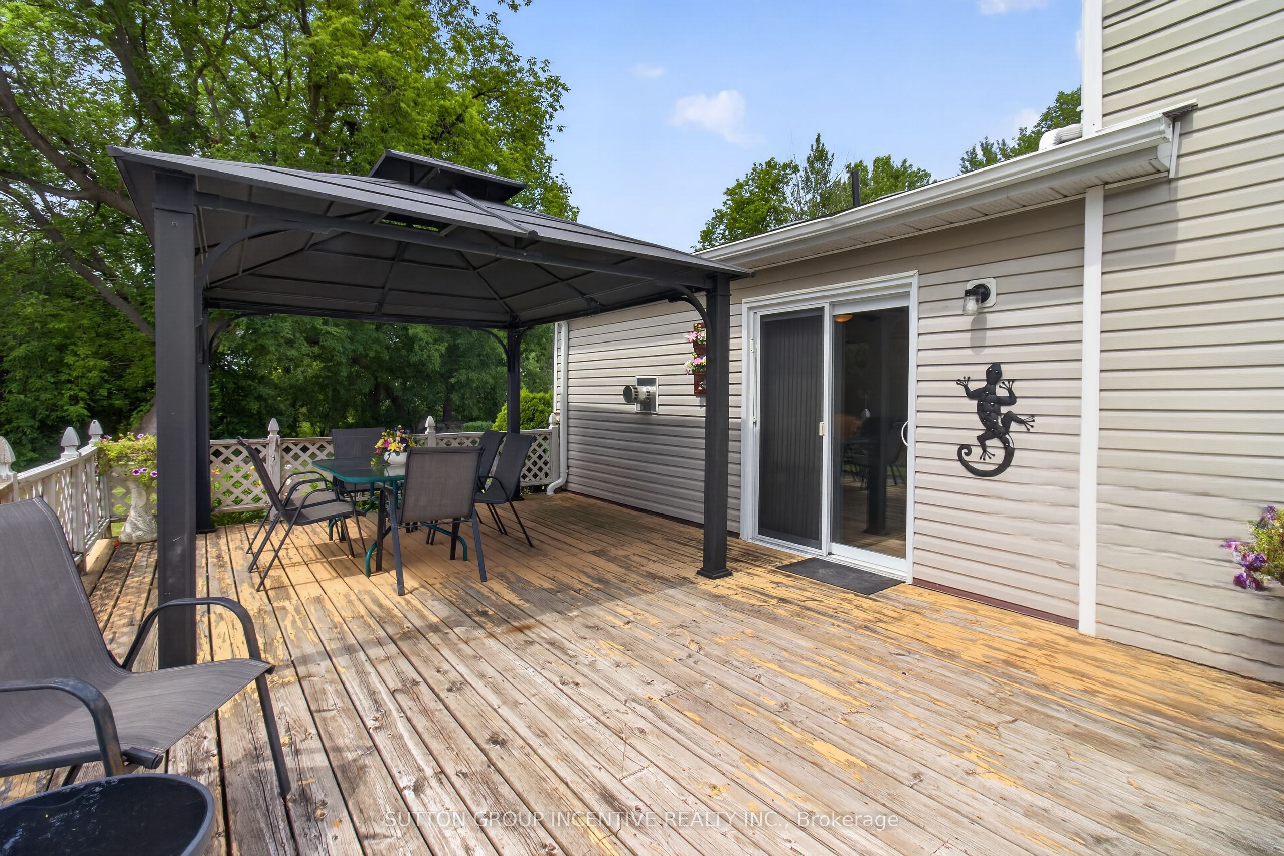 190 Bartholomew Street Property Photo 20