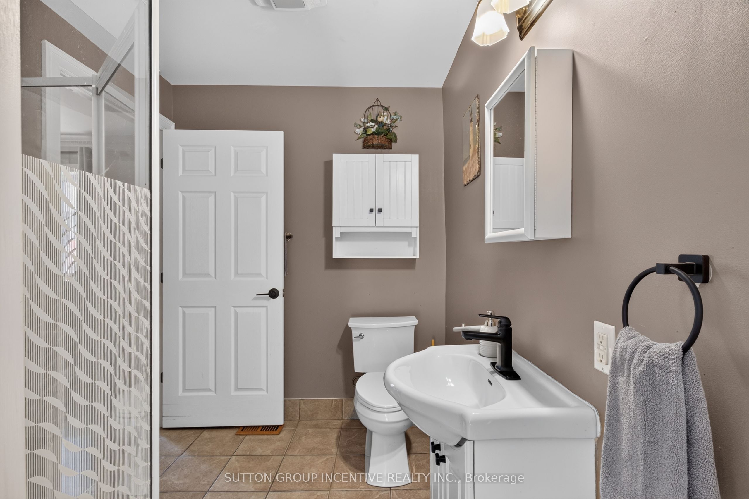 190 Bartholomew Street Property Photo 38