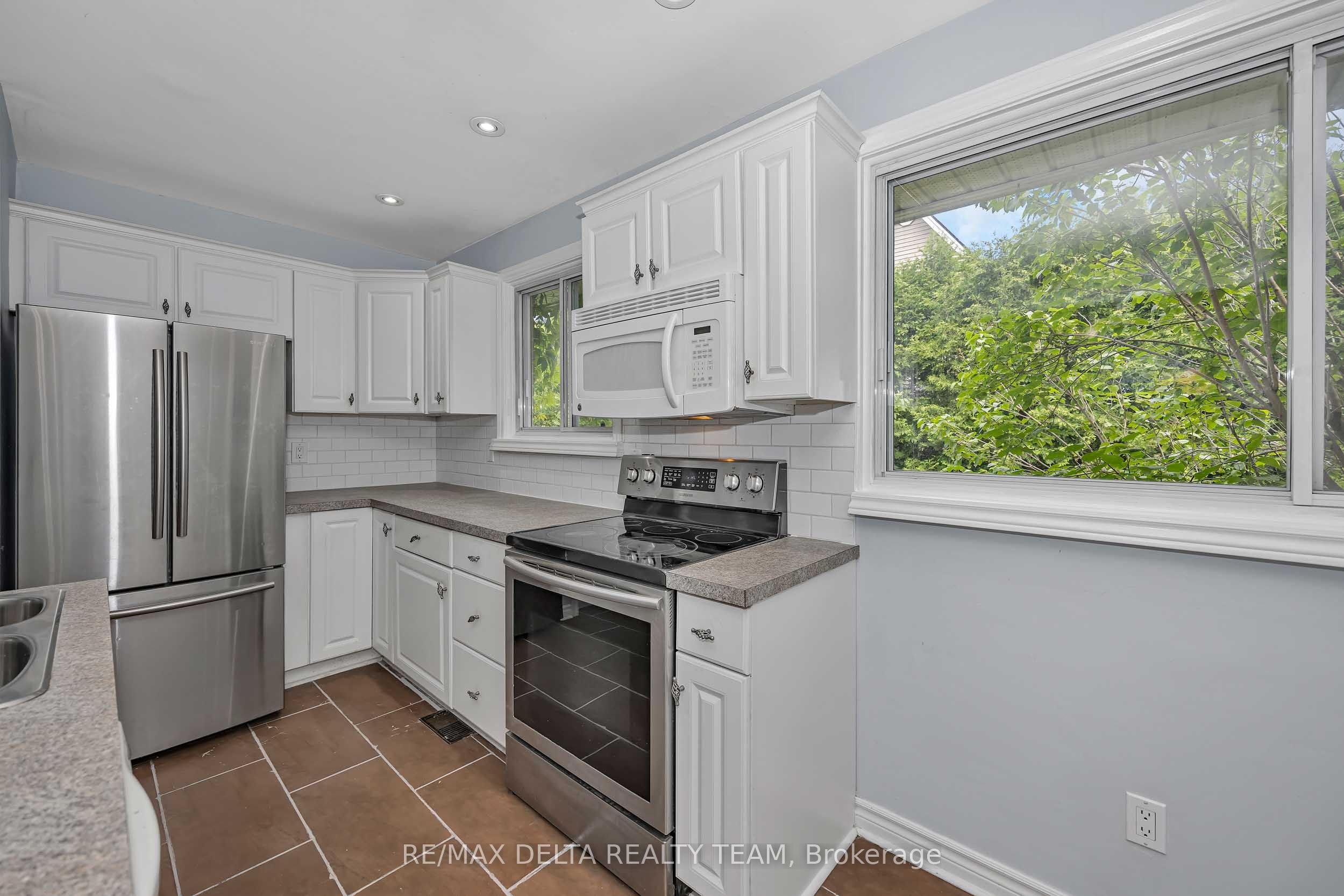 841 Balsam Drive Property Photo 14