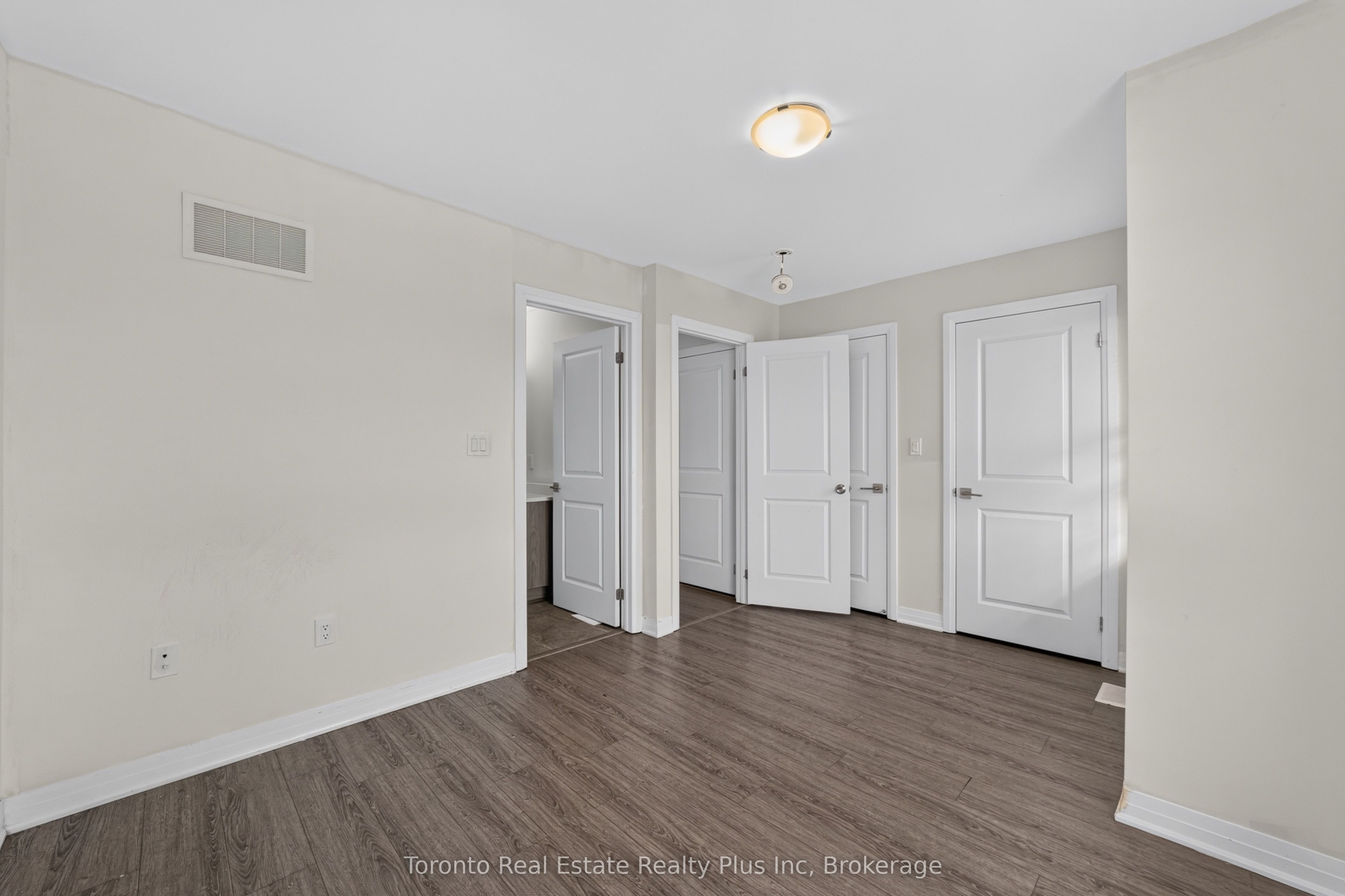 51 Sparrow Avenue 10 Property Photo 8