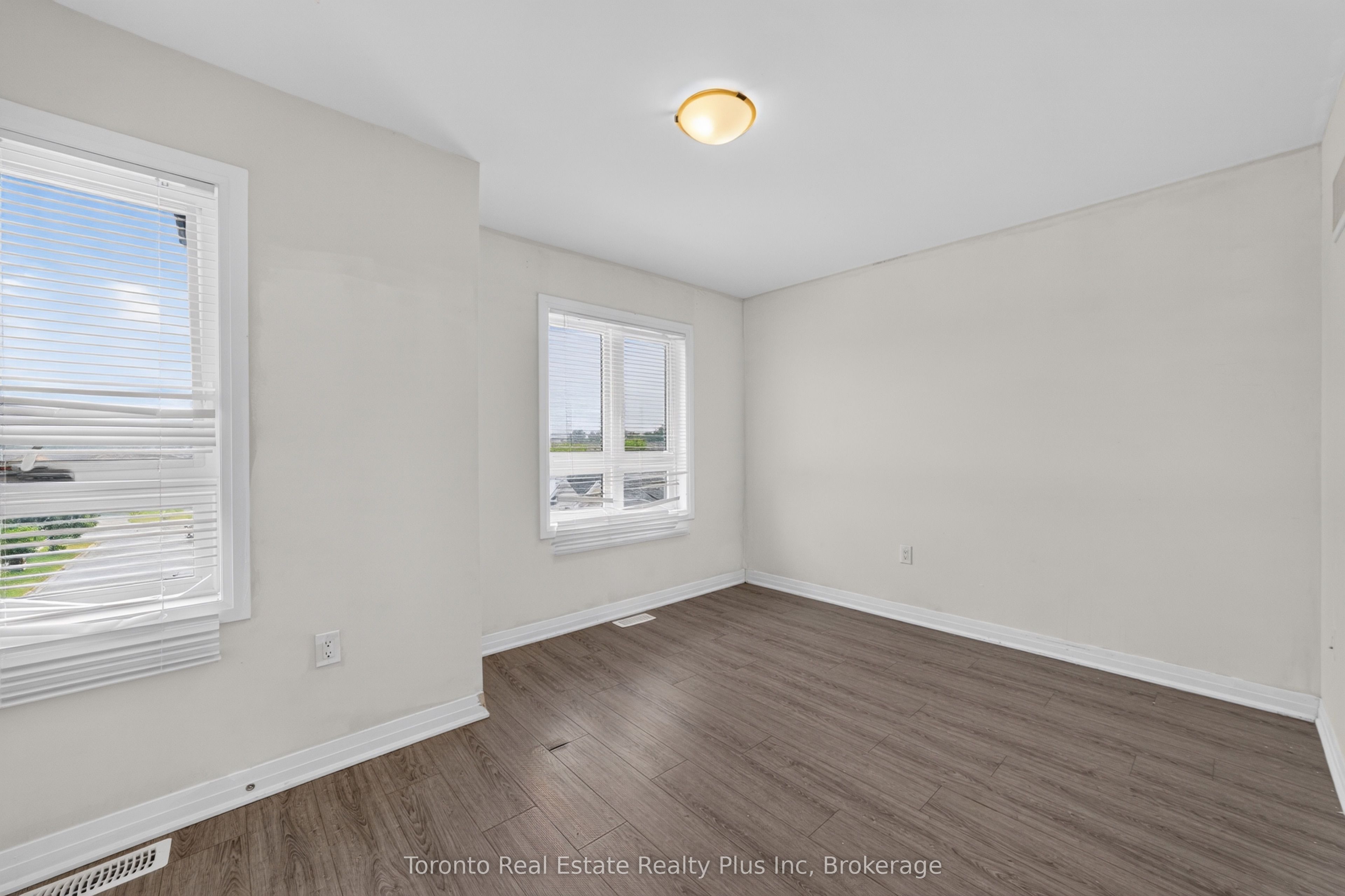 51 Sparrow Avenue 10 Property Photo 11