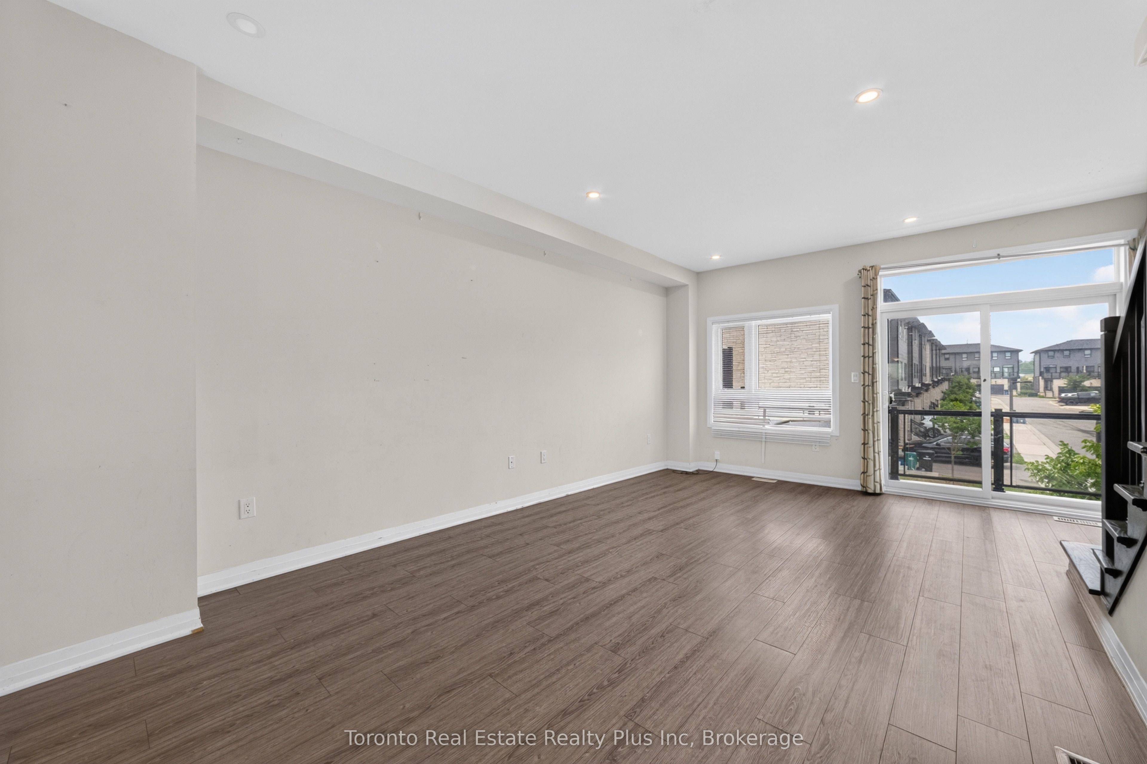 51 Sparrow Avenue 10 Property Photo 13