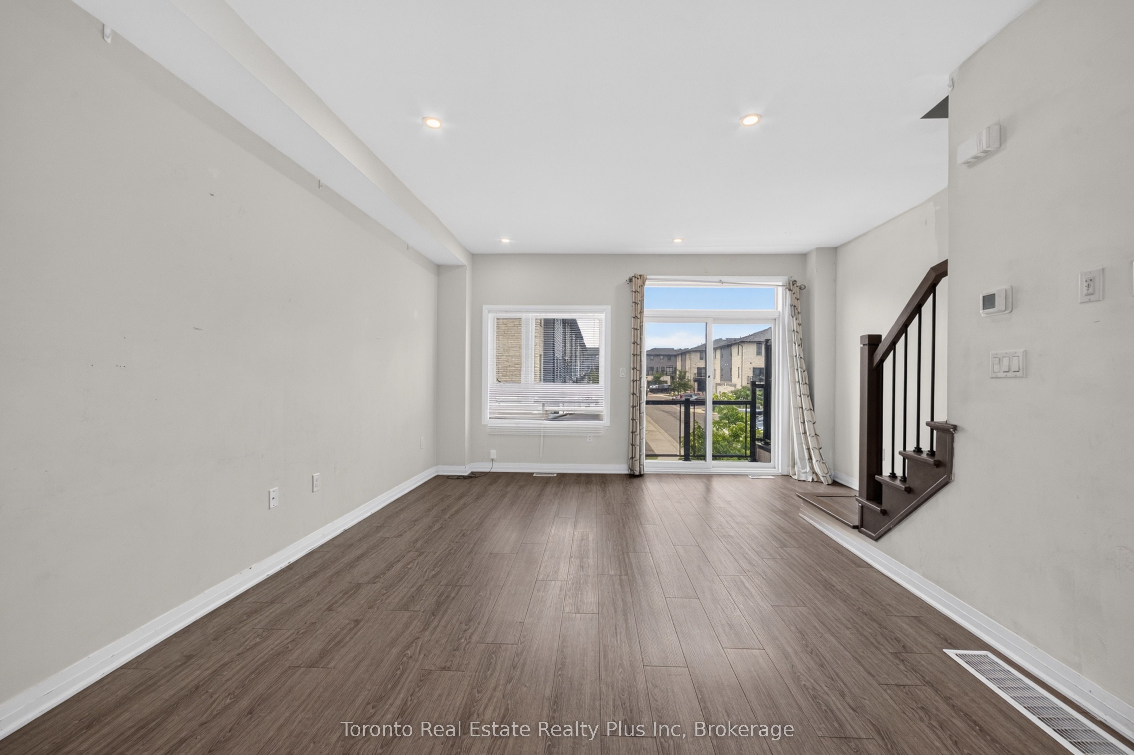 51 Sparrow Avenue 10 Property Photo 14