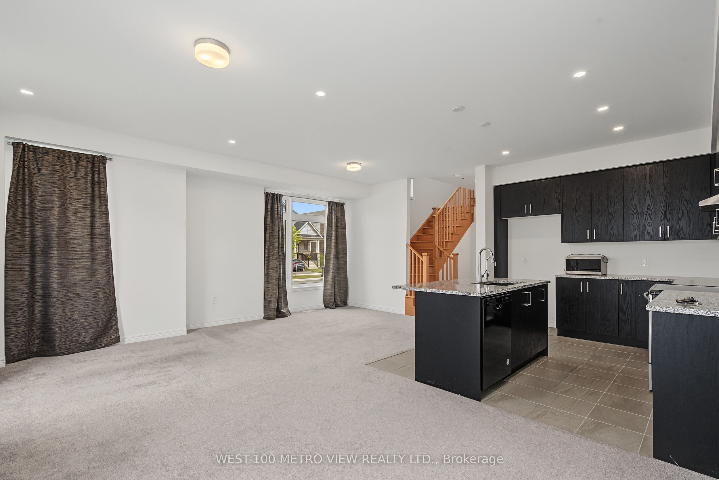 11 Edminston Drive Property Photo 5