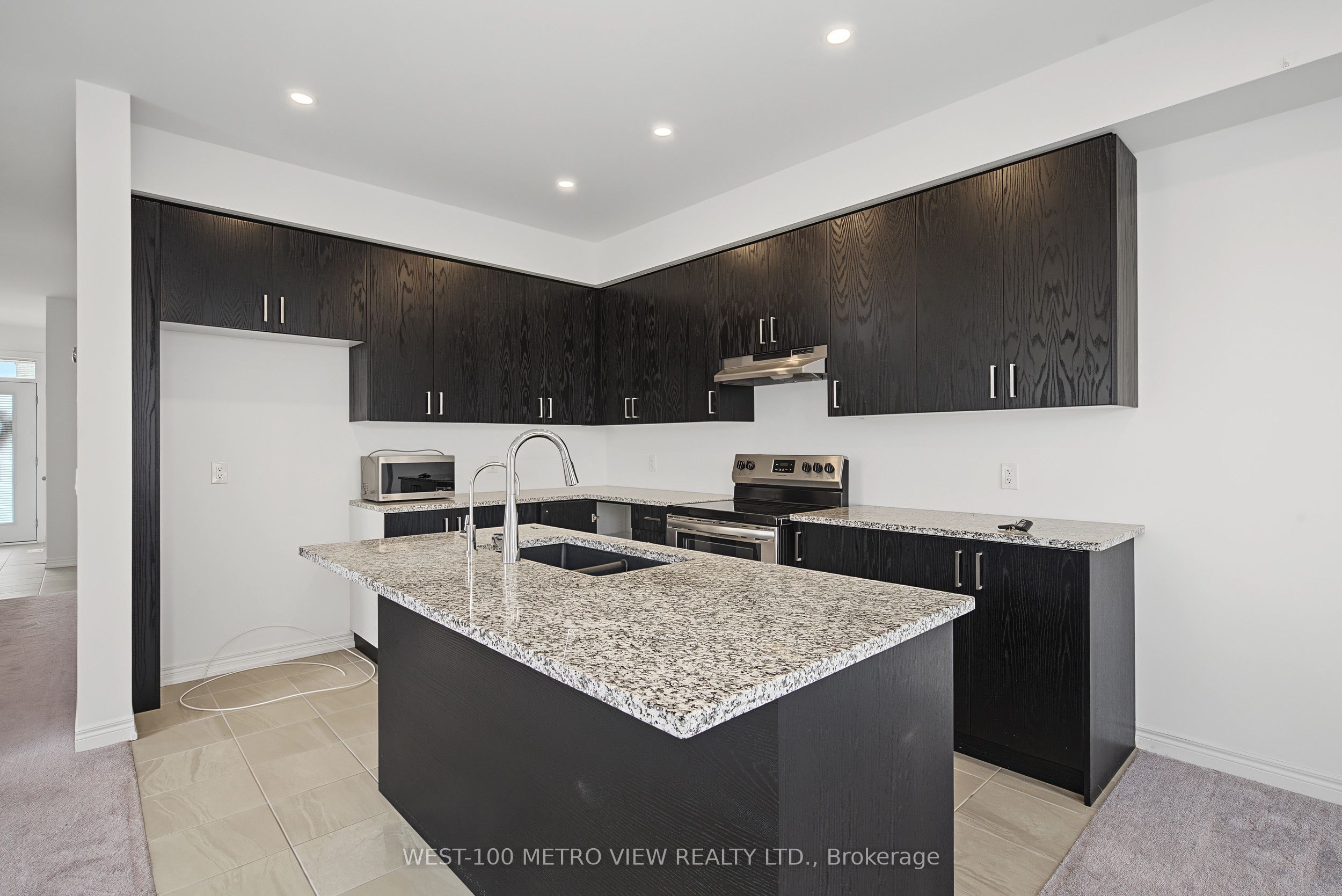 11 Edminston Drive Property Photo 10