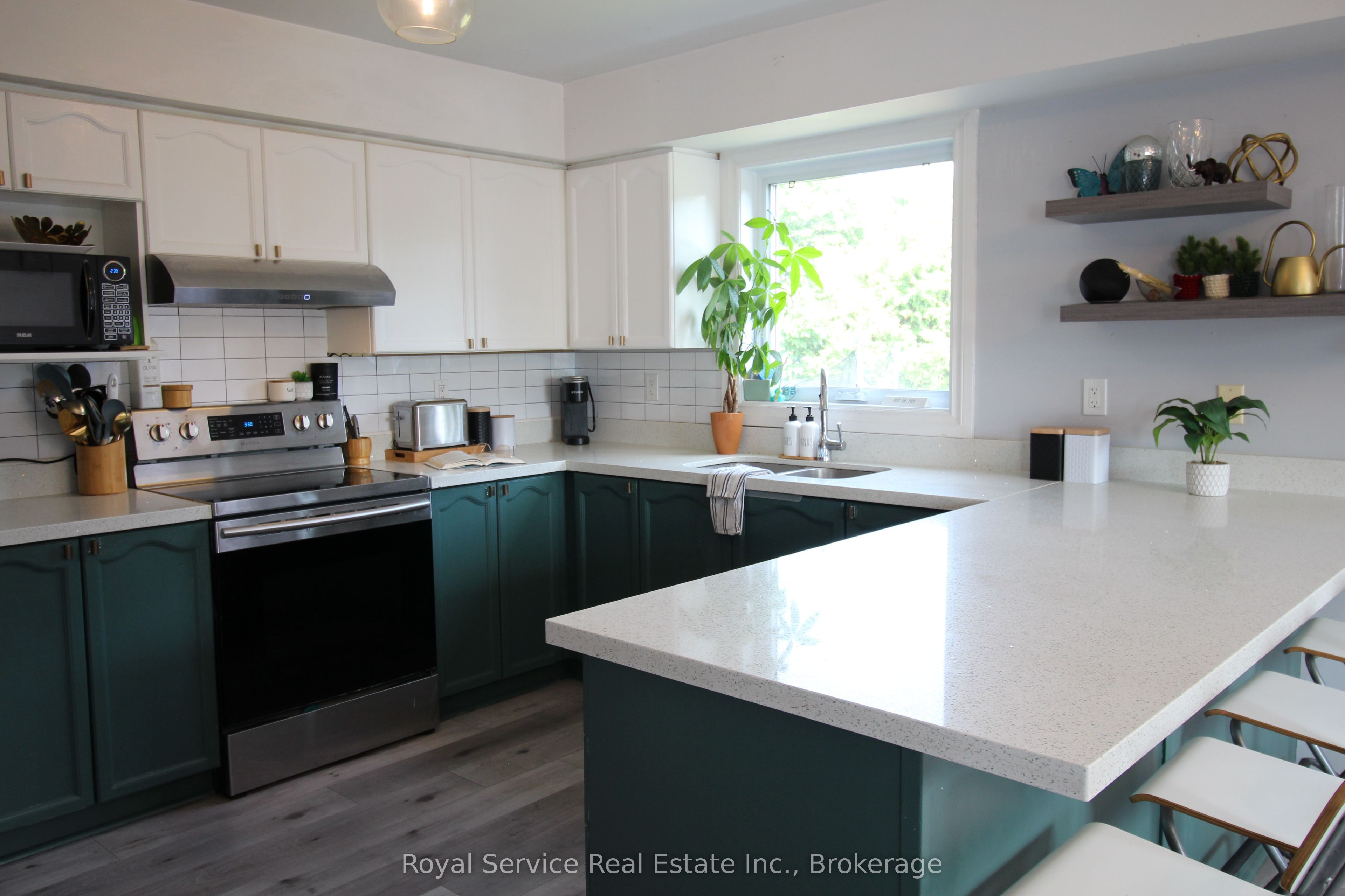 248 Ruttan Terrace Property Photo 2