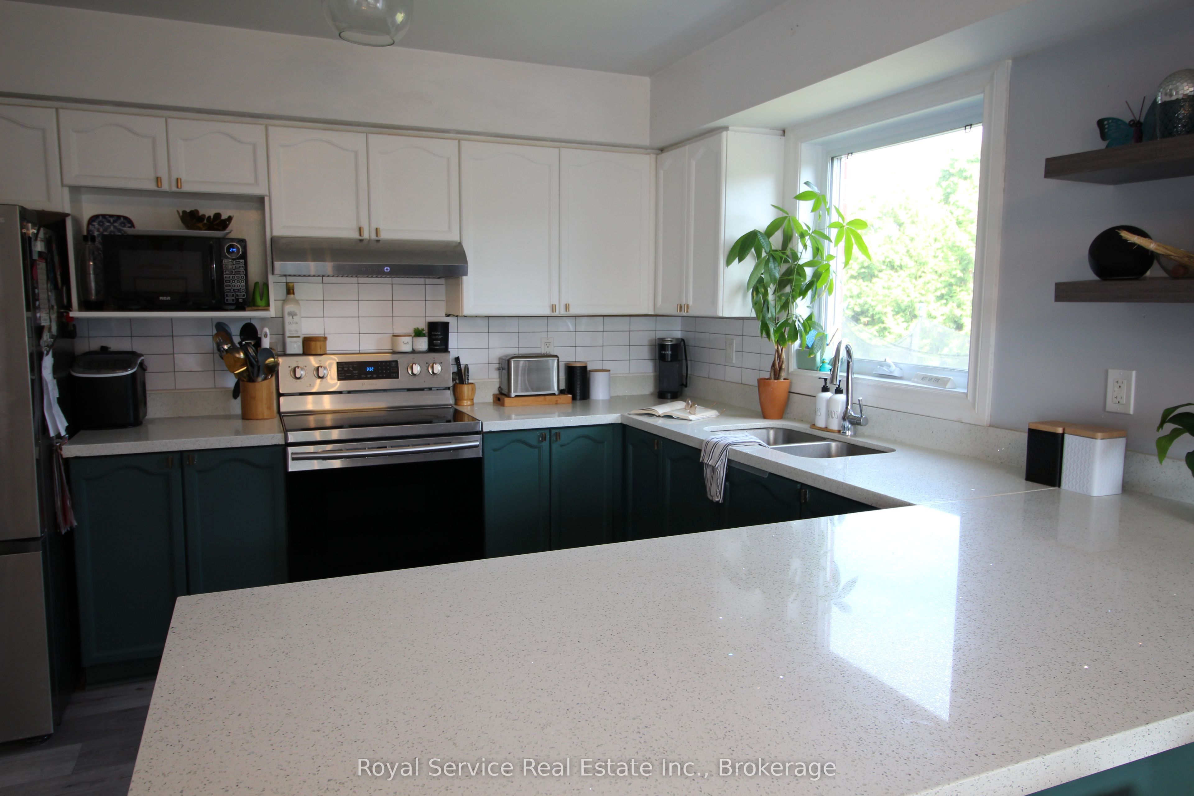 248 Ruttan Terrace Property Photo 3