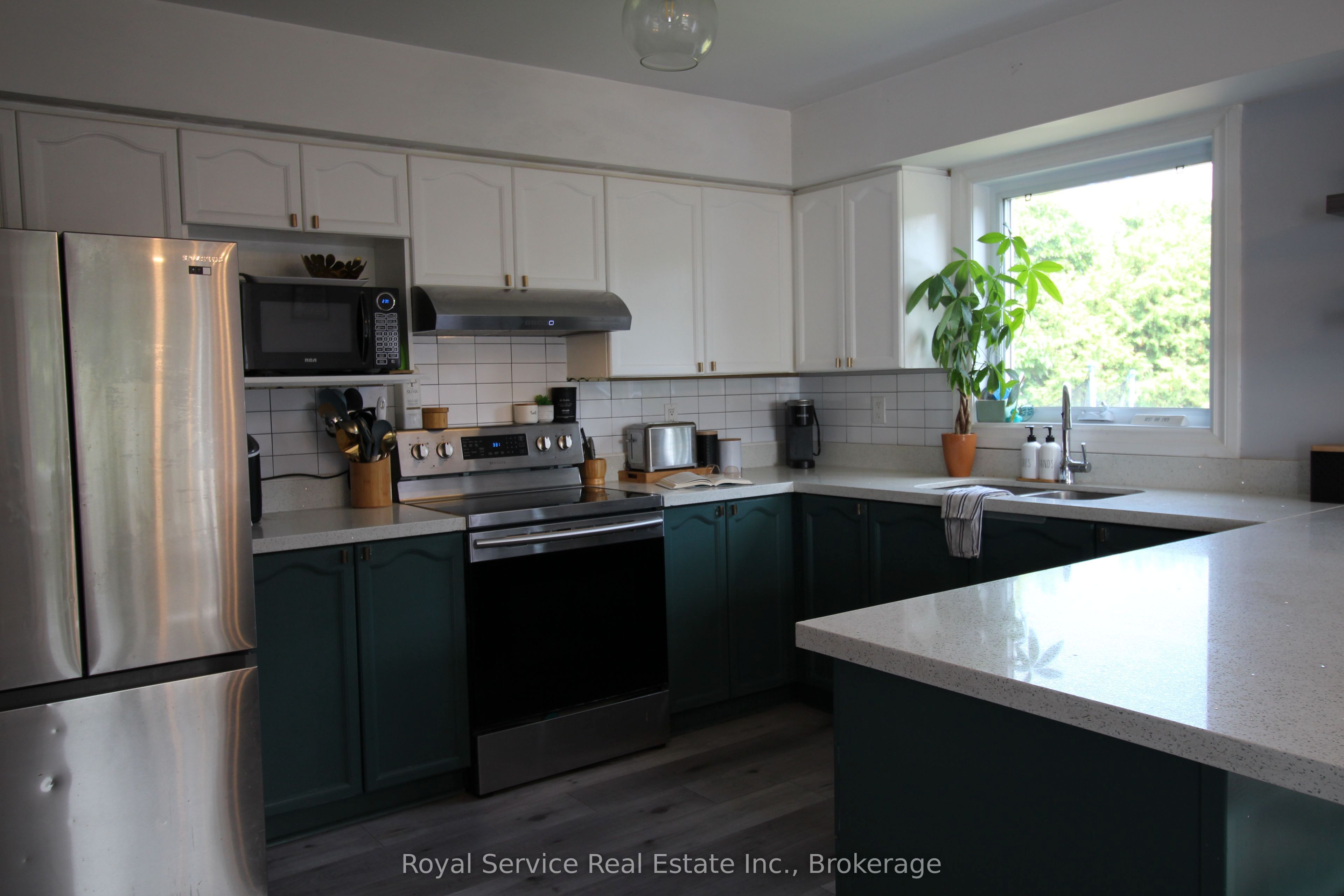 248 Ruttan Terrace Property Photo 4