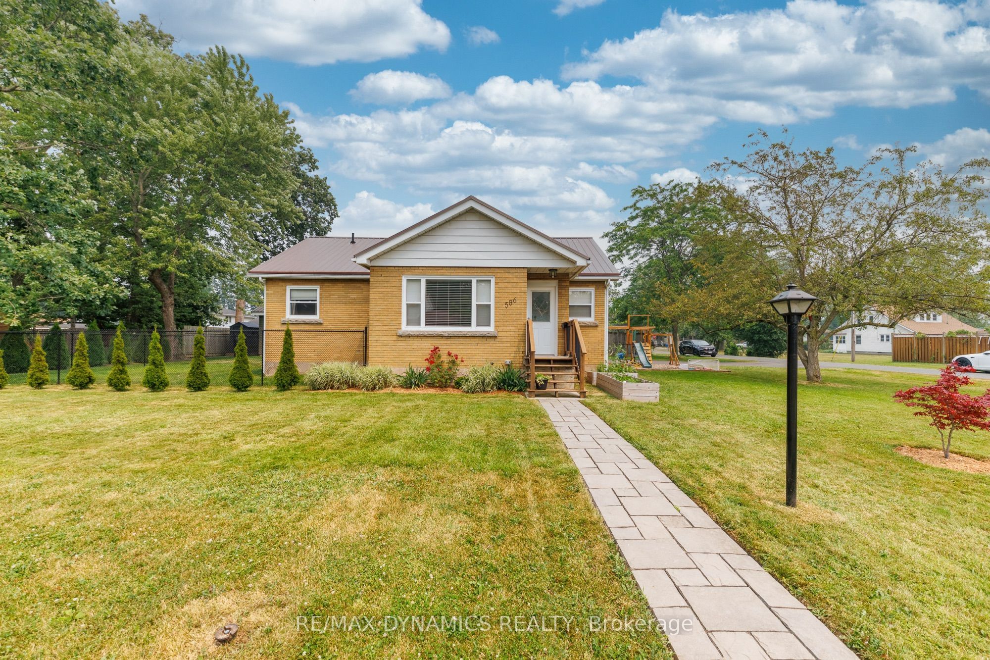 586 Lakeside Road Property Photo 1