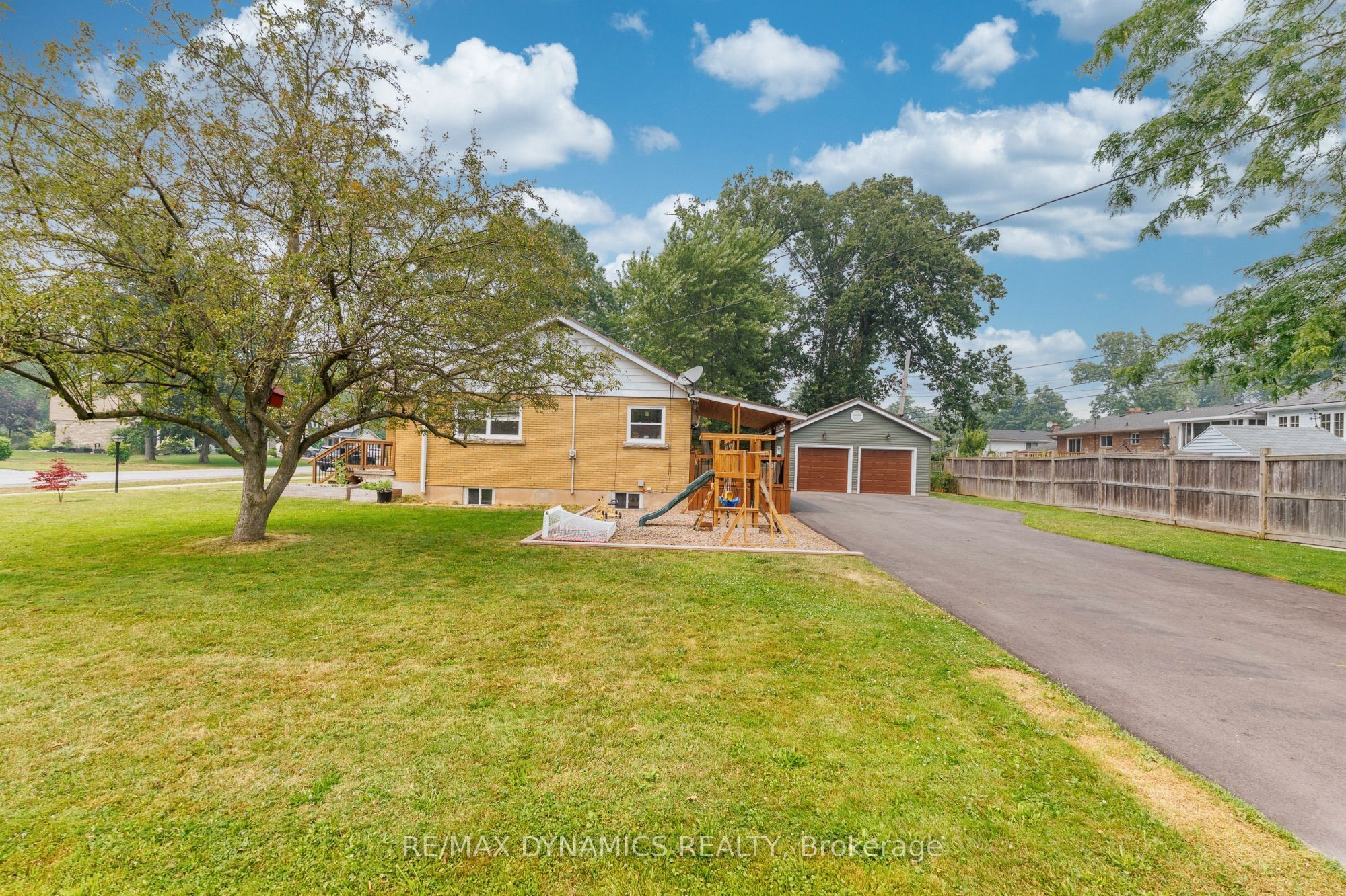 586 Lakeside Road Property Photo 6