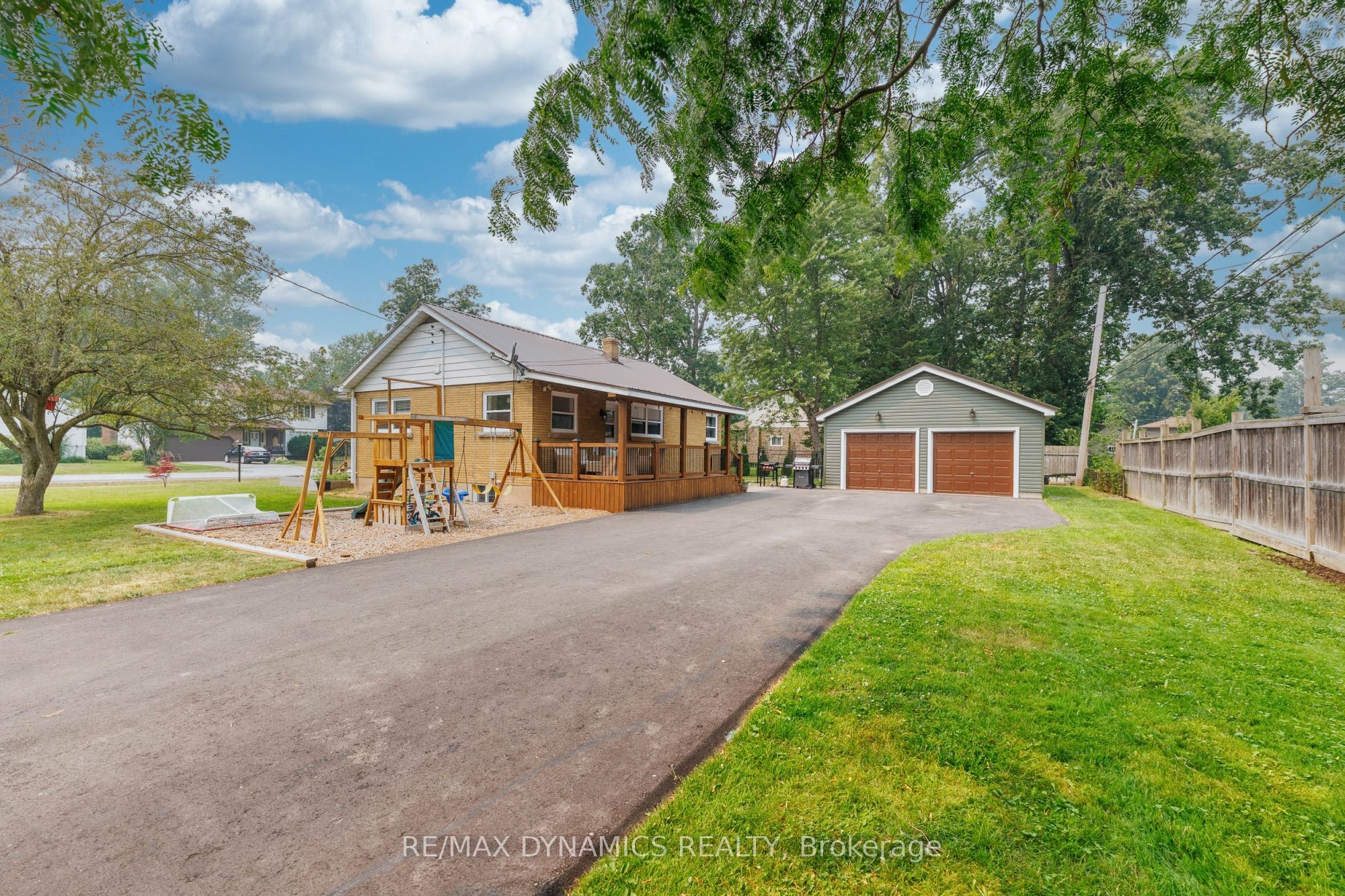 586 Lakeside Road Property Photo 8