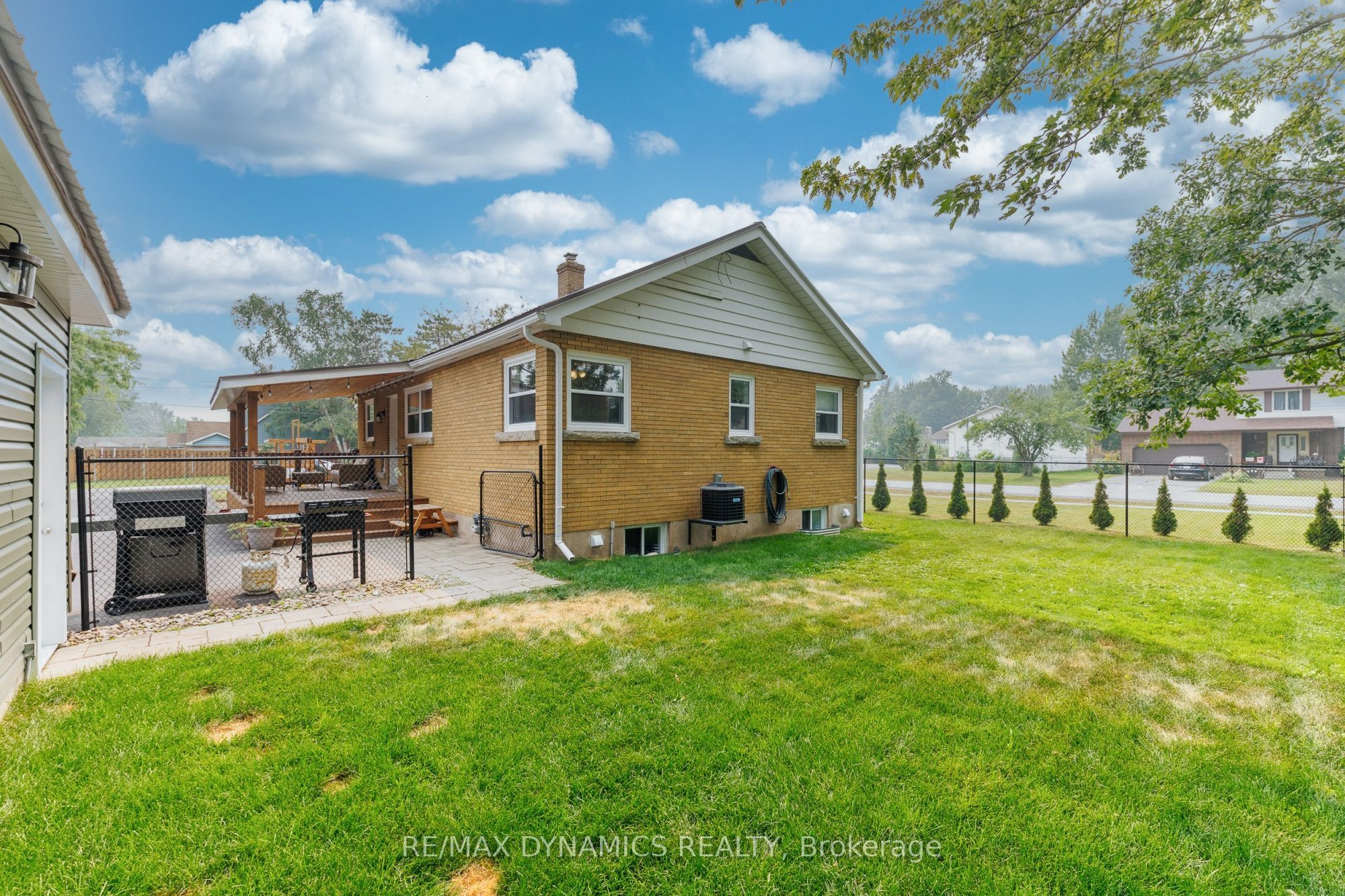 586 Lakeside Road Property Photo 10