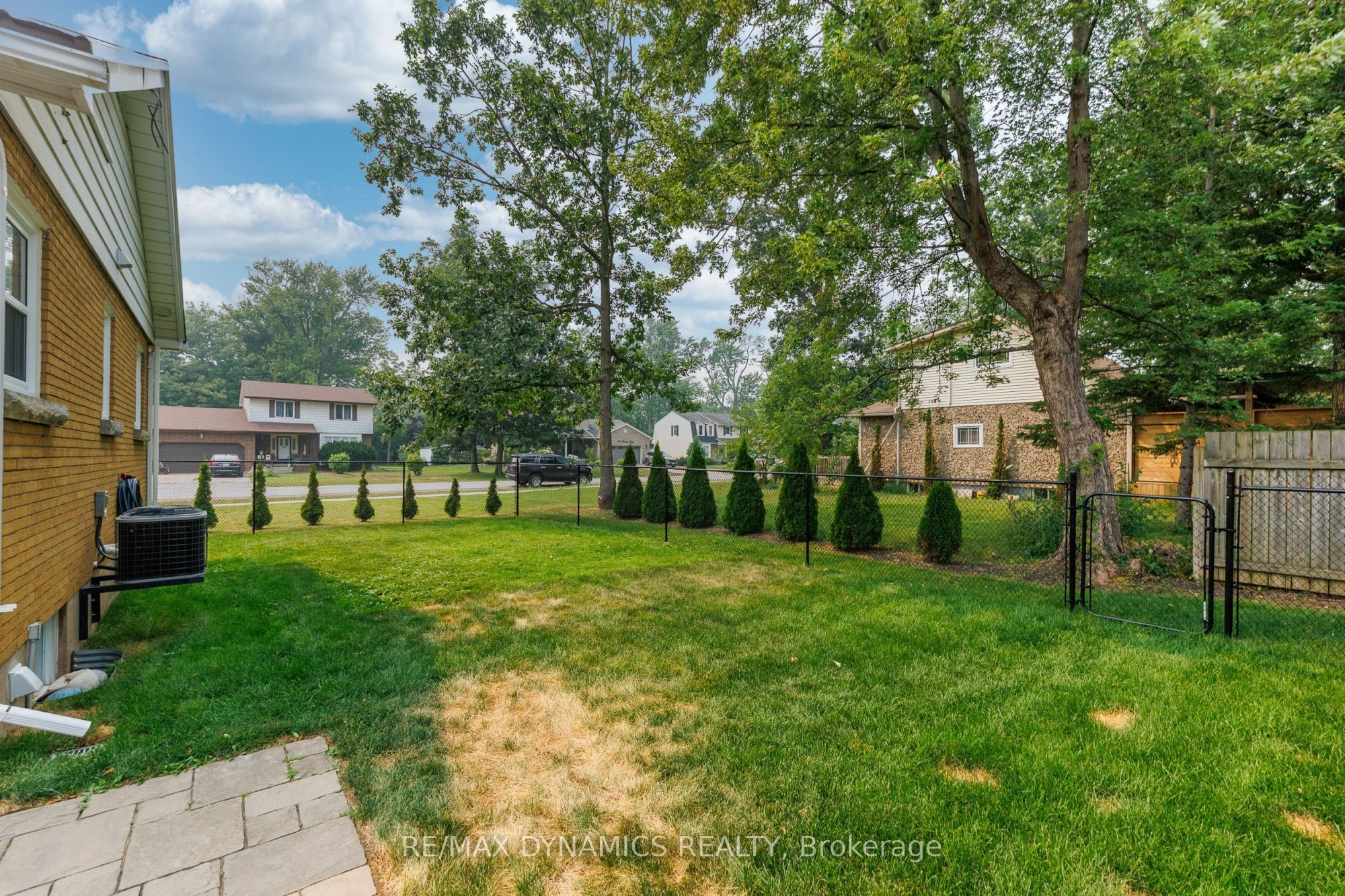 586 Lakeside Road Property Photo 11