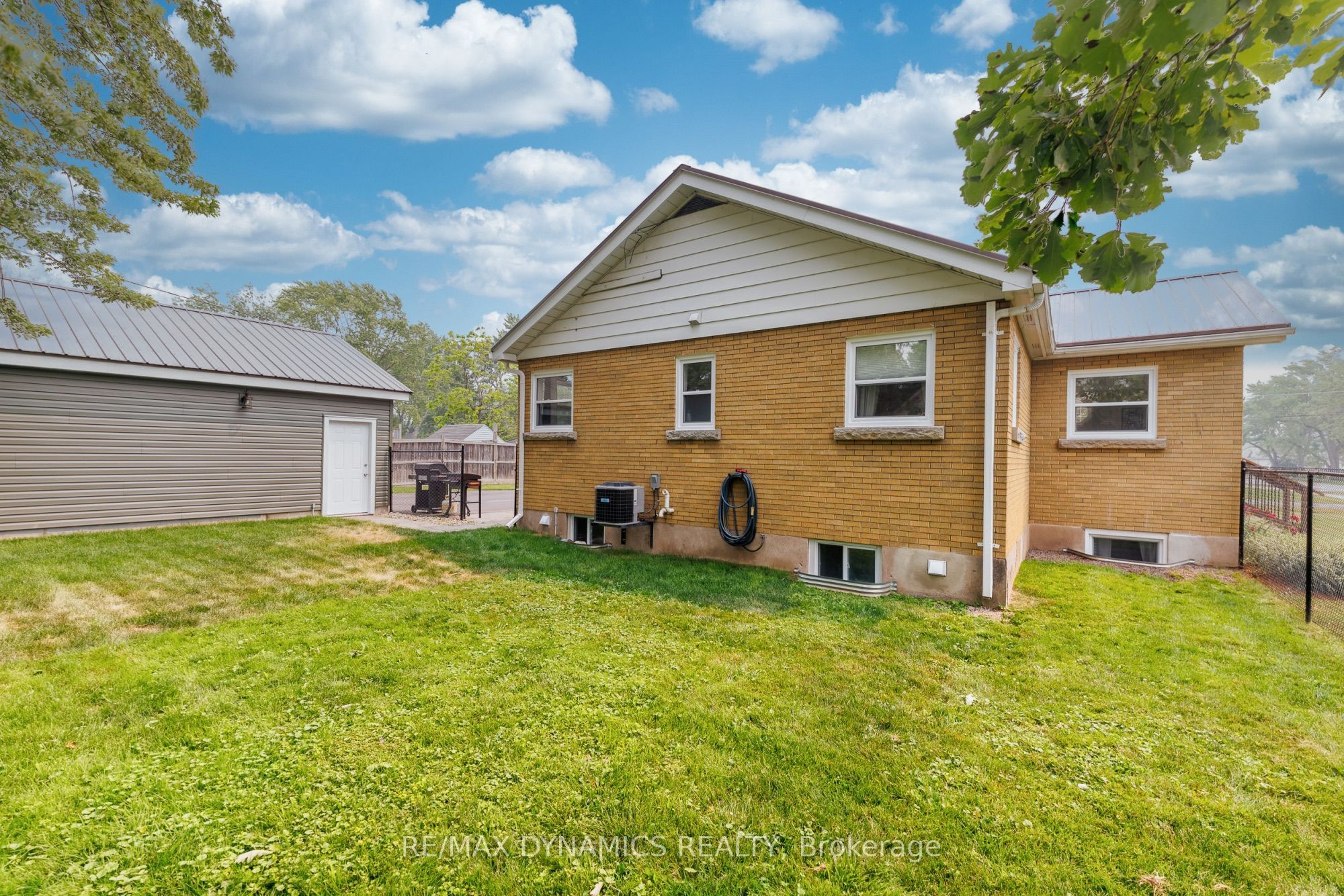 586 Lakeside Road Property Photo 12
