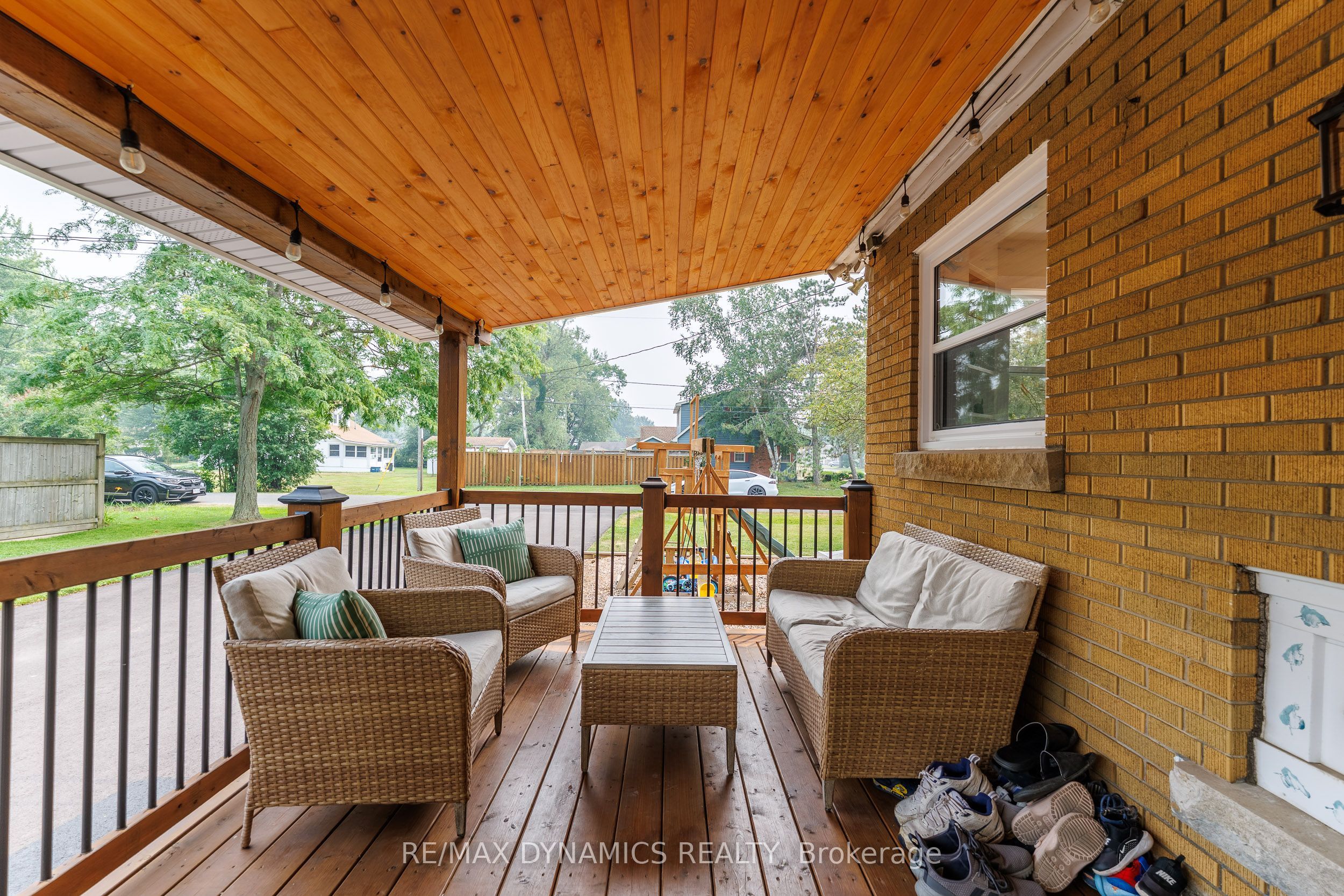 586 Lakeside Road Property Photo 16
