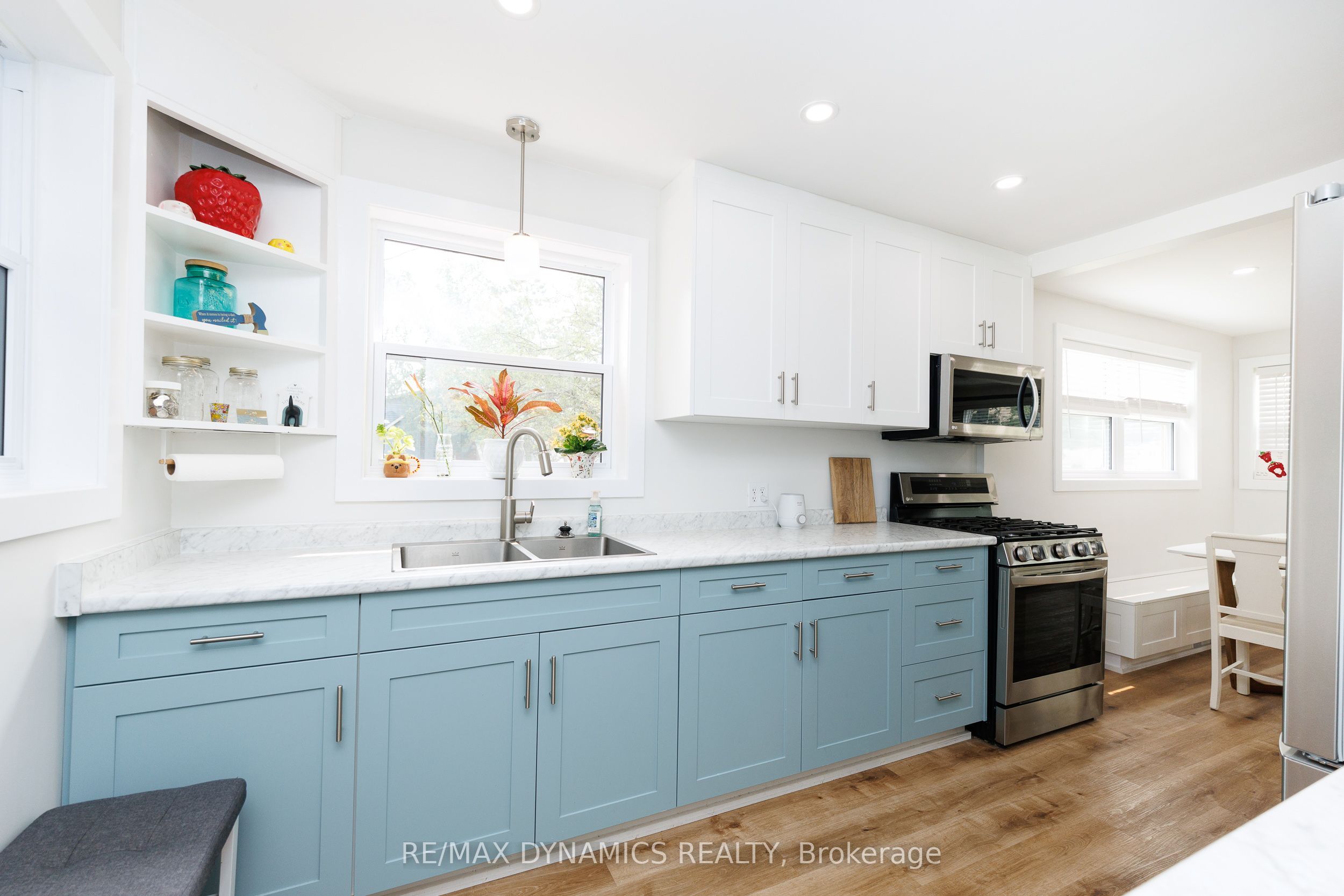 586 Lakeside Road Property Photo 18