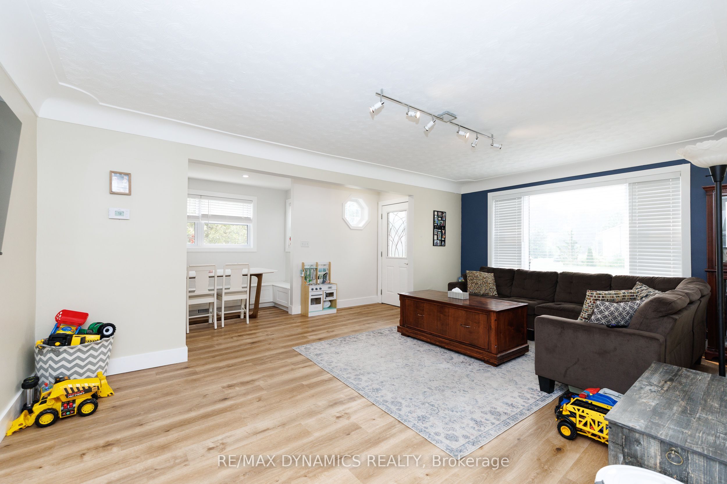 586 Lakeside Road Property Photo 23