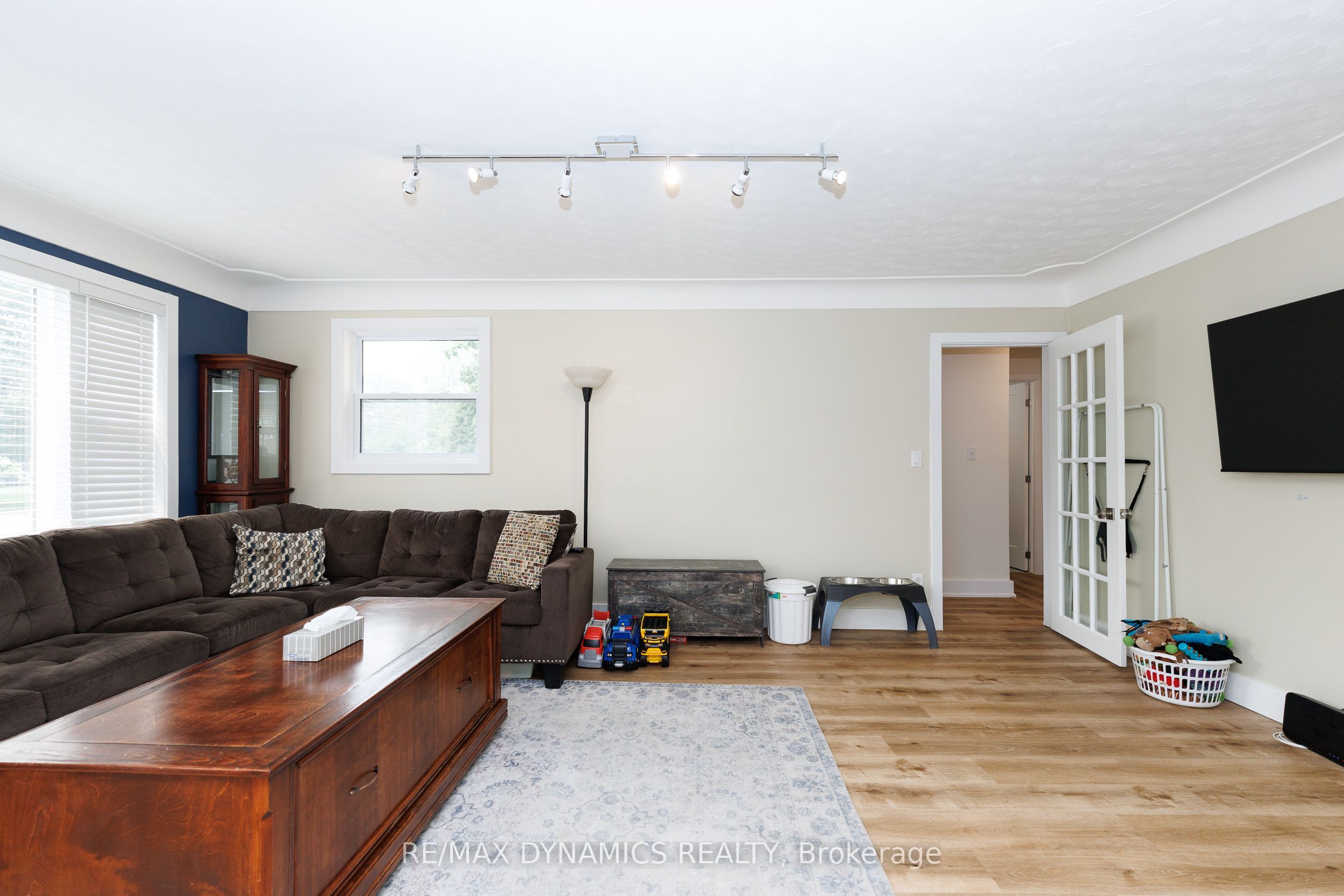 586 Lakeside Road Property Photo 26