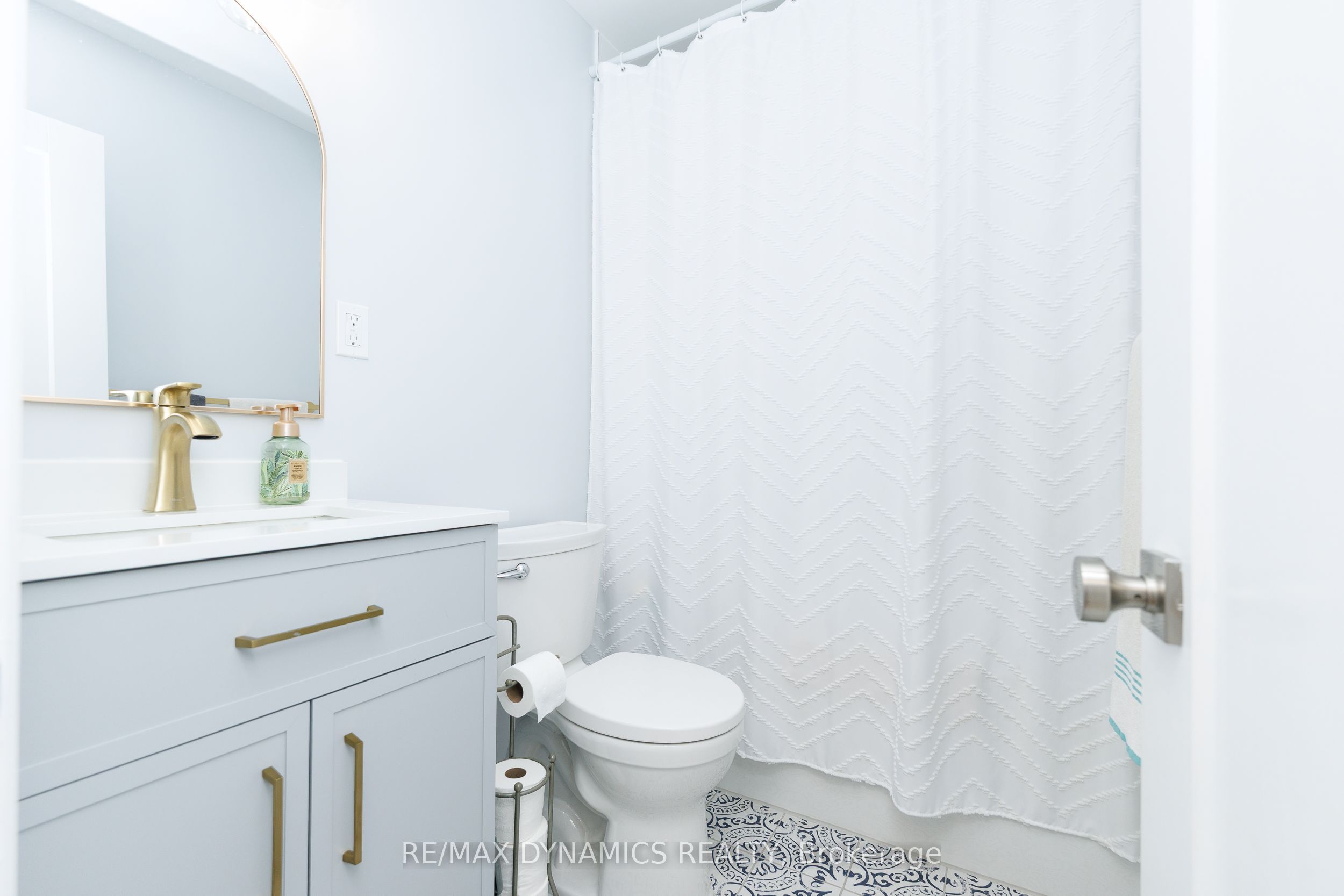 586 Lakeside Road Property Photo 29