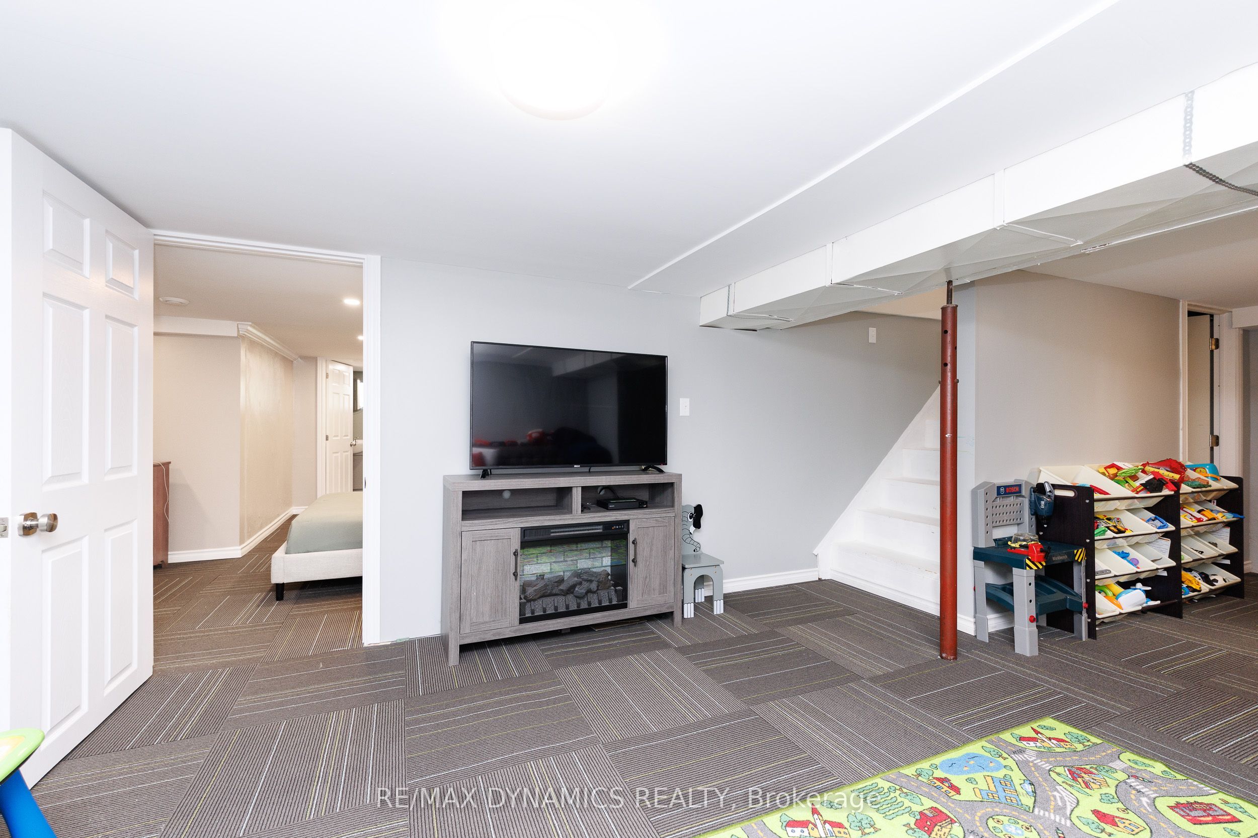 586 Lakeside Road Property Photo 39