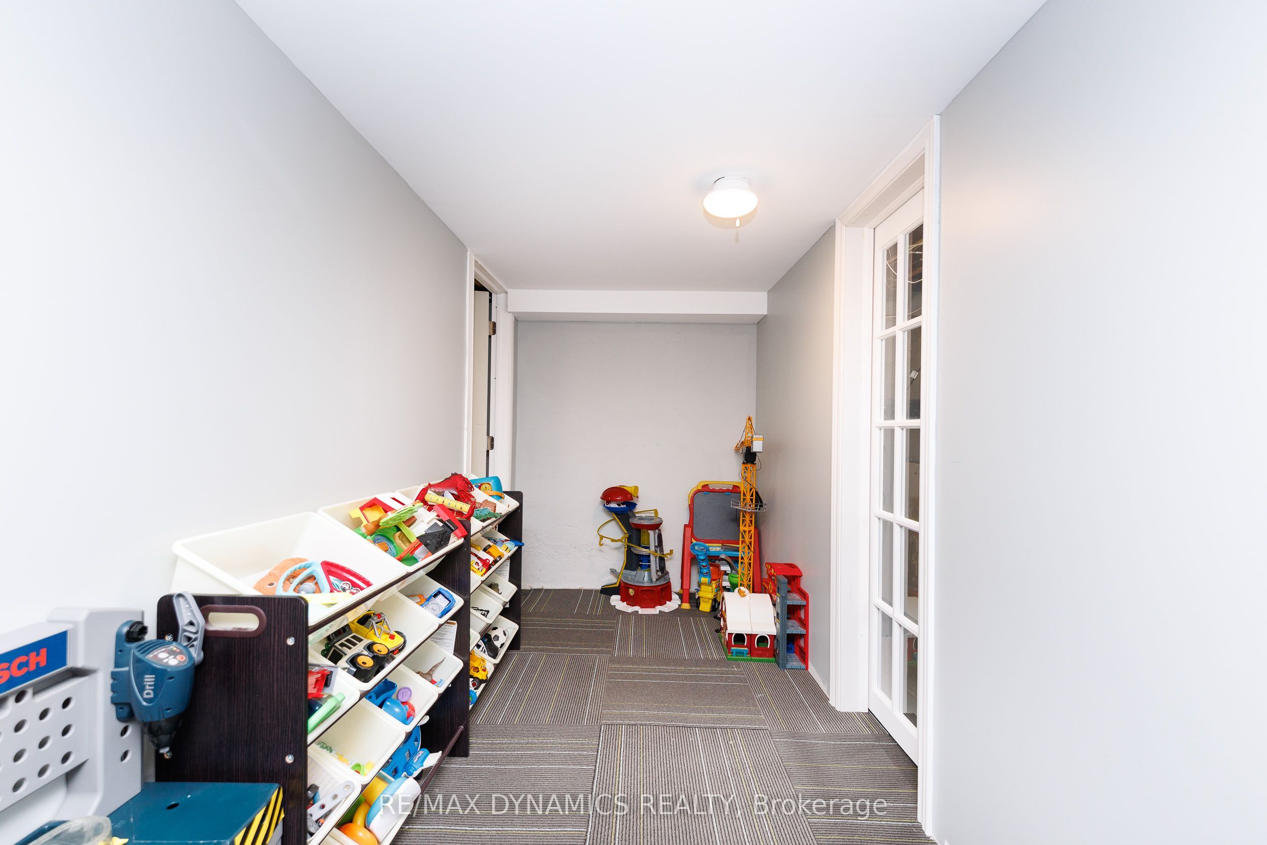 586 Lakeside Road Property Photo 40