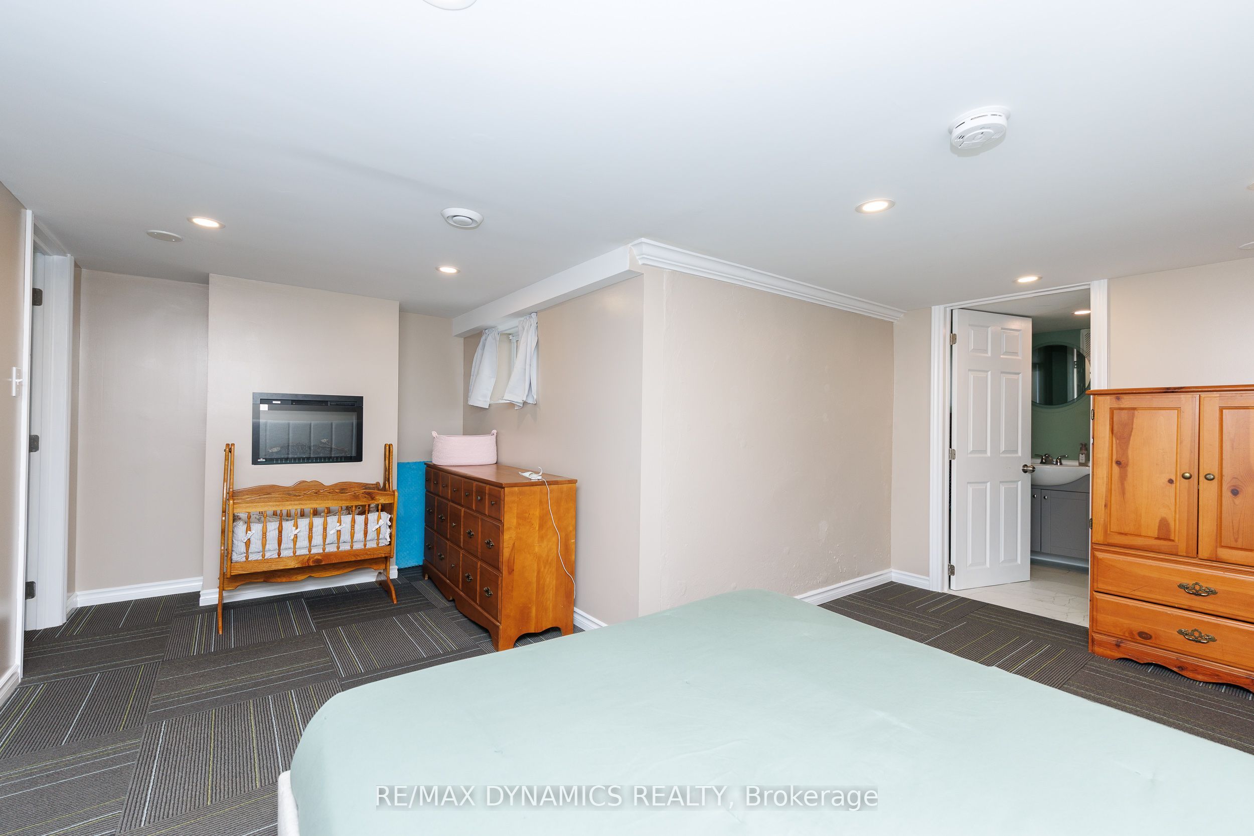 586 Lakeside Road Property Photo 42