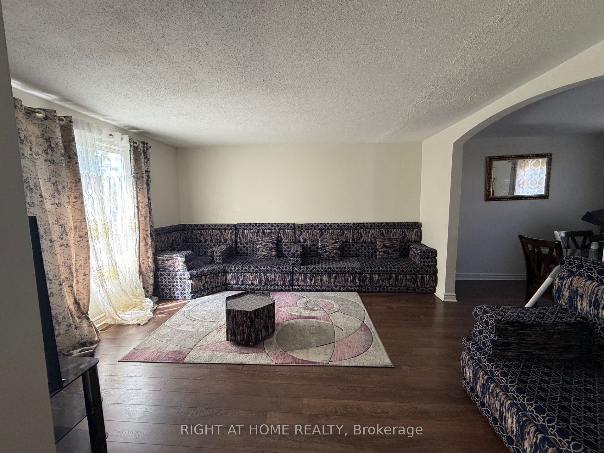 1552 Beaverpond Drive B Property Photo 5