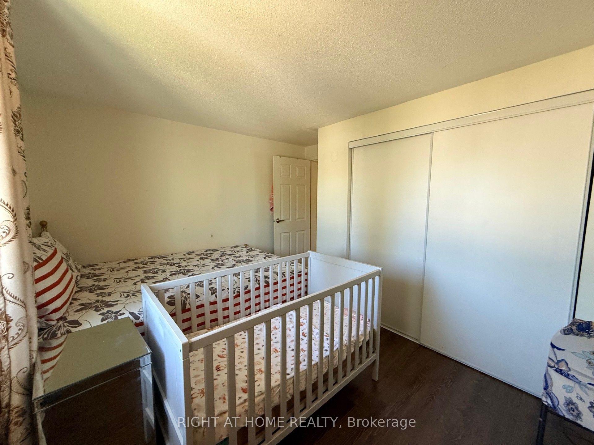 1552 Beaverpond Drive B Property Photo 8