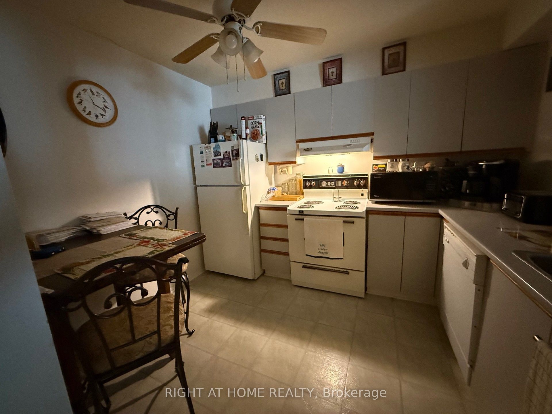 1035 Cummings Avenue E Property Photo 1