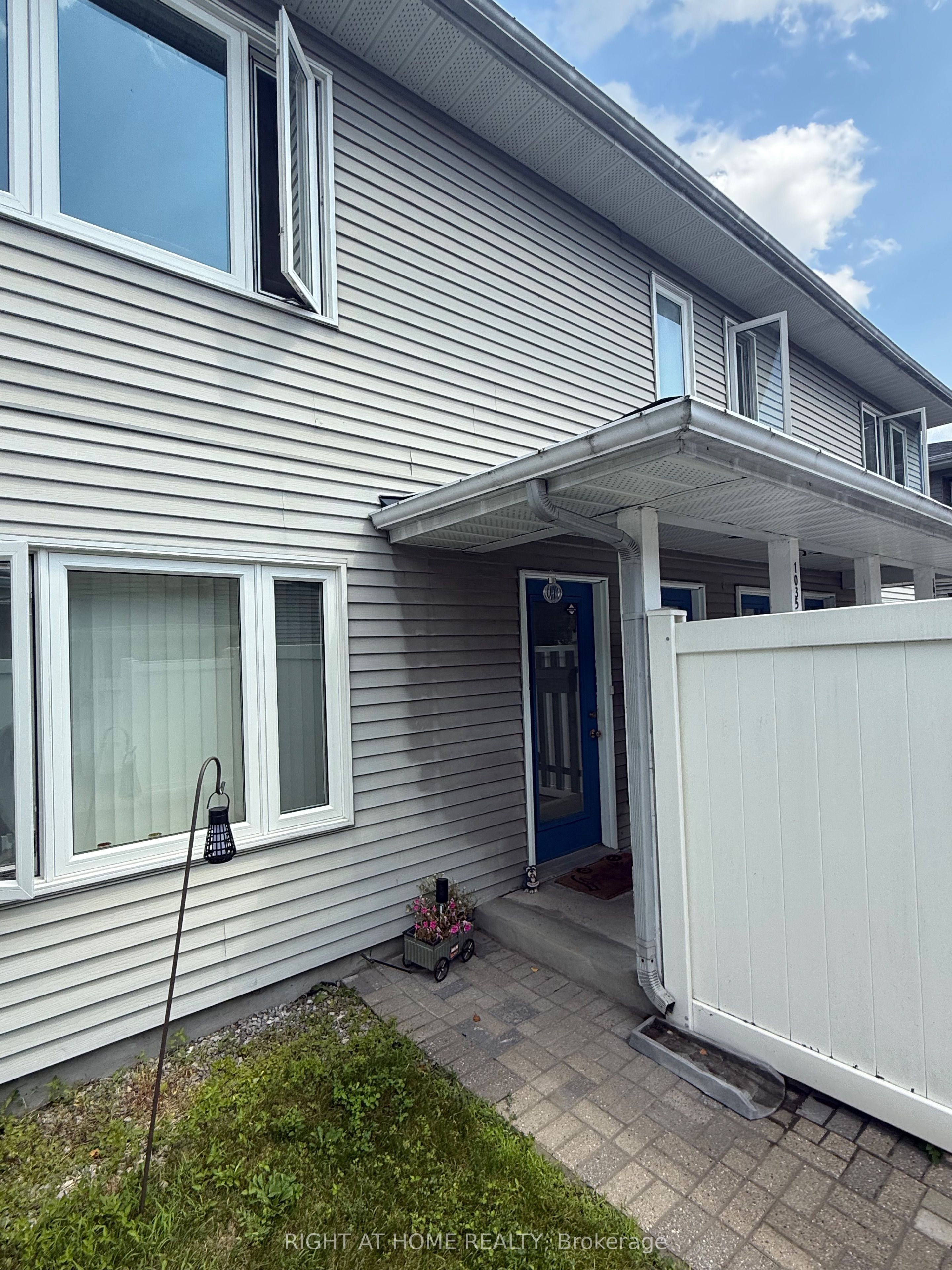 1035 Cummings Avenue E Property Photo 5