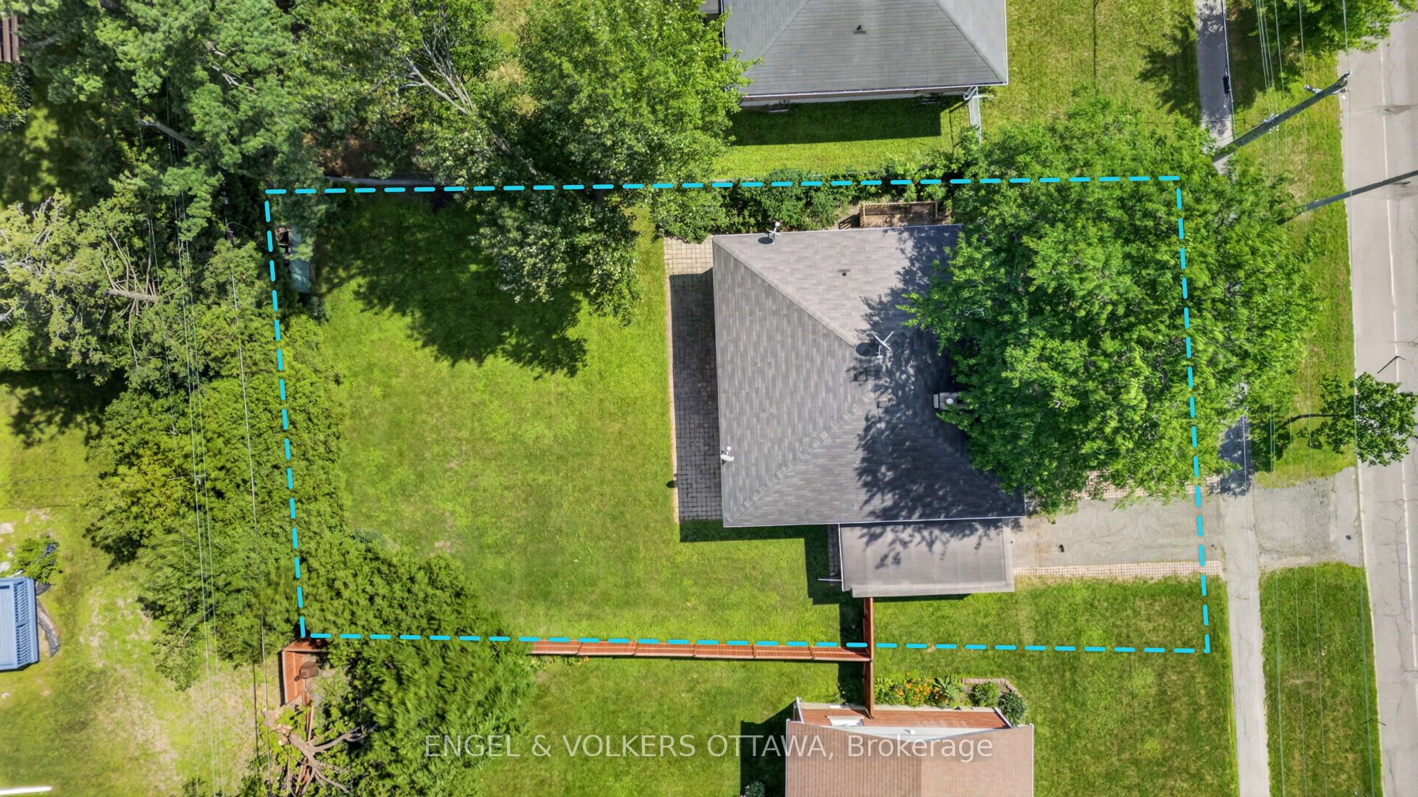 2445 Alta Vista Drive Property Photo 29